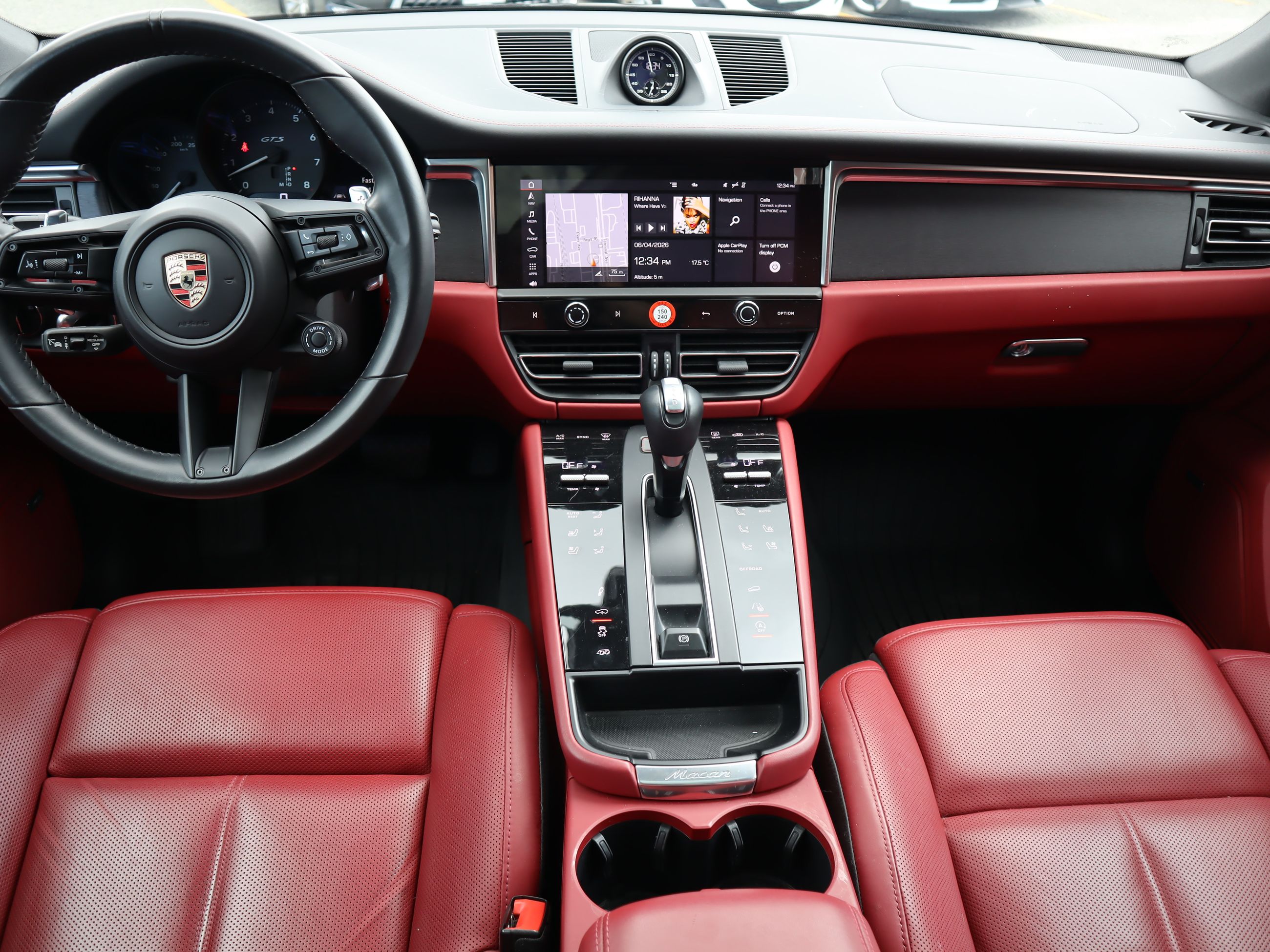 2023 Porsche Macan in Vancouver, British Columbia