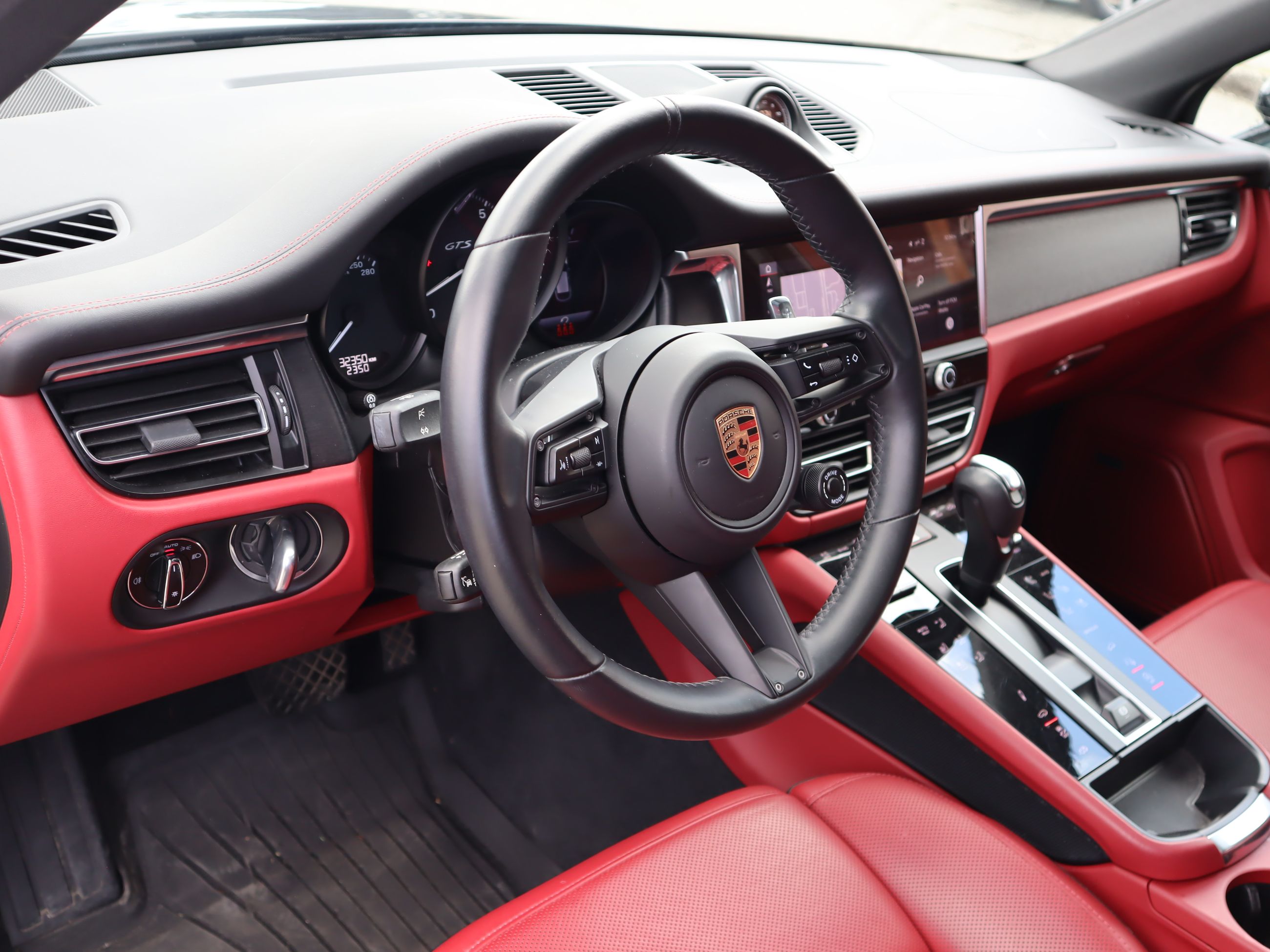 2023 Porsche Macan in Vancouver, British Columbia