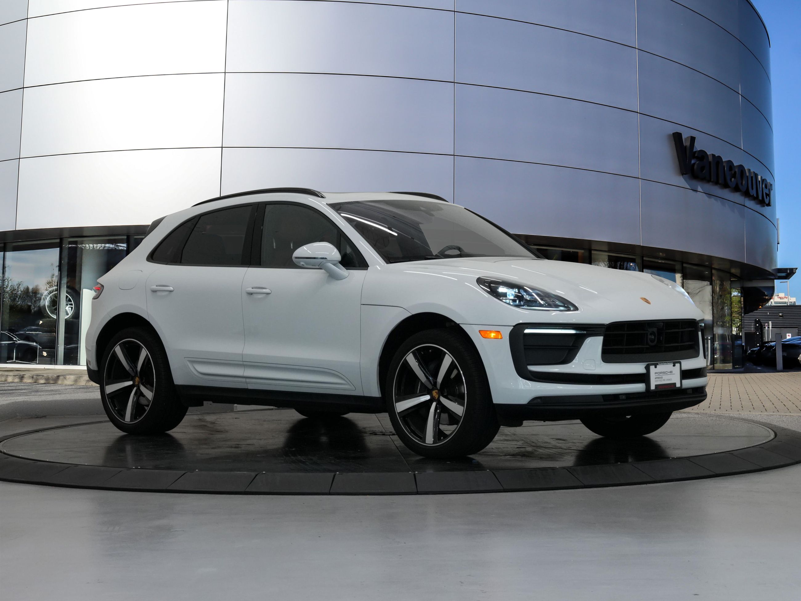 Porsche Macan  2023 à Vancouver, Colombie-Britannique