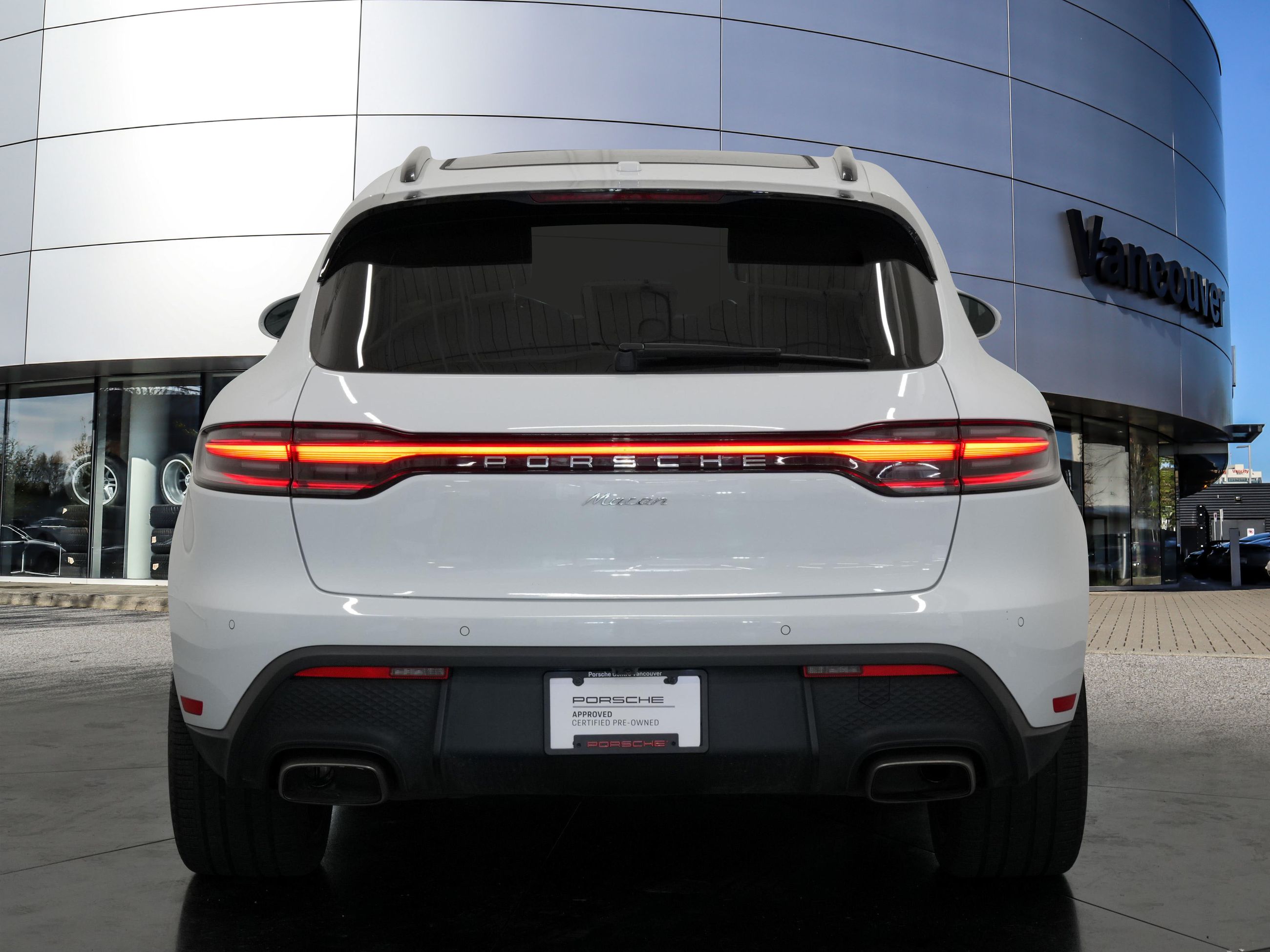Porsche Macan  2023 à Vancouver, Colombie-Britannique