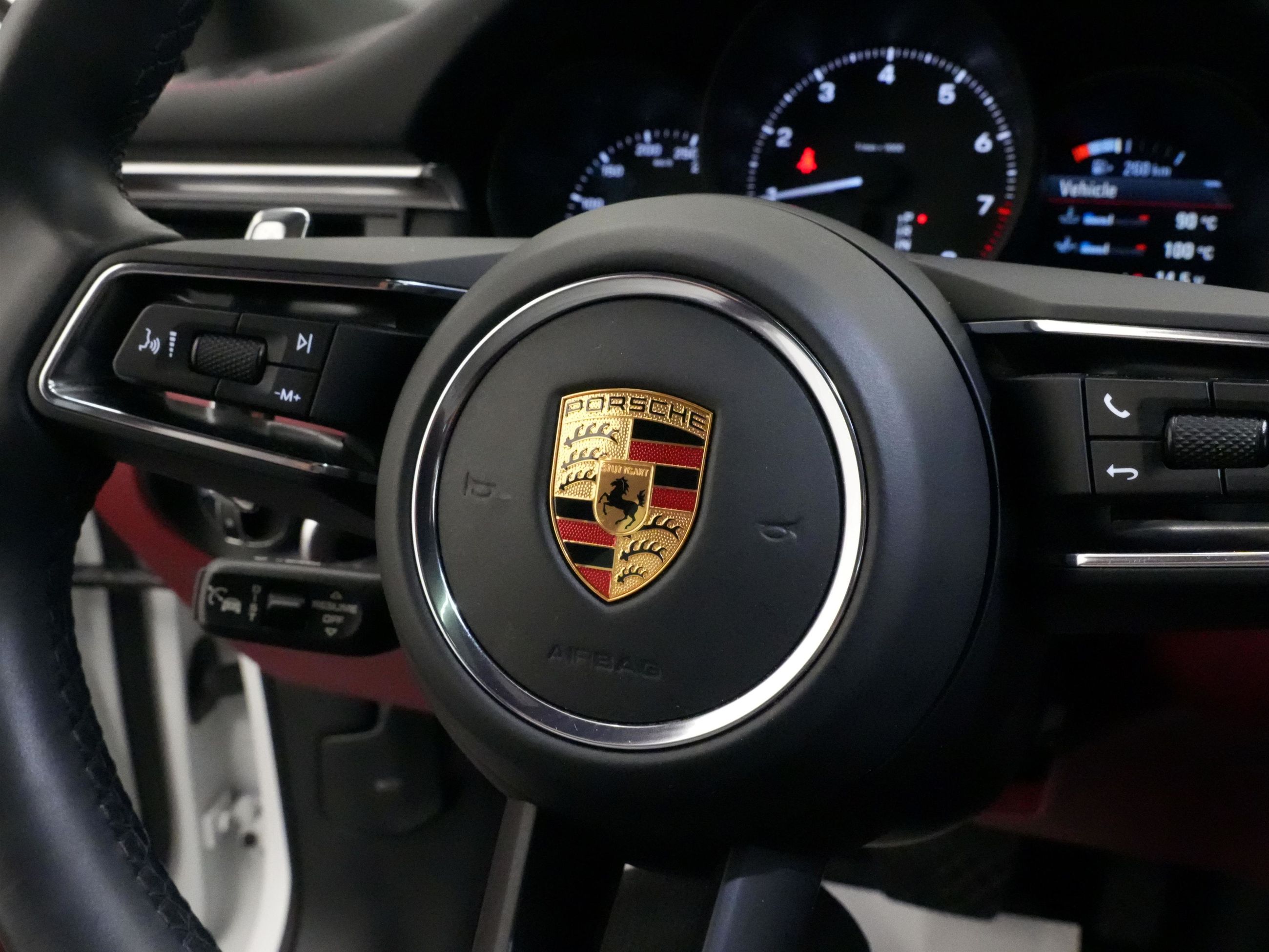 Porsche Macan  2023 à Vancouver, Colombie-Britannique