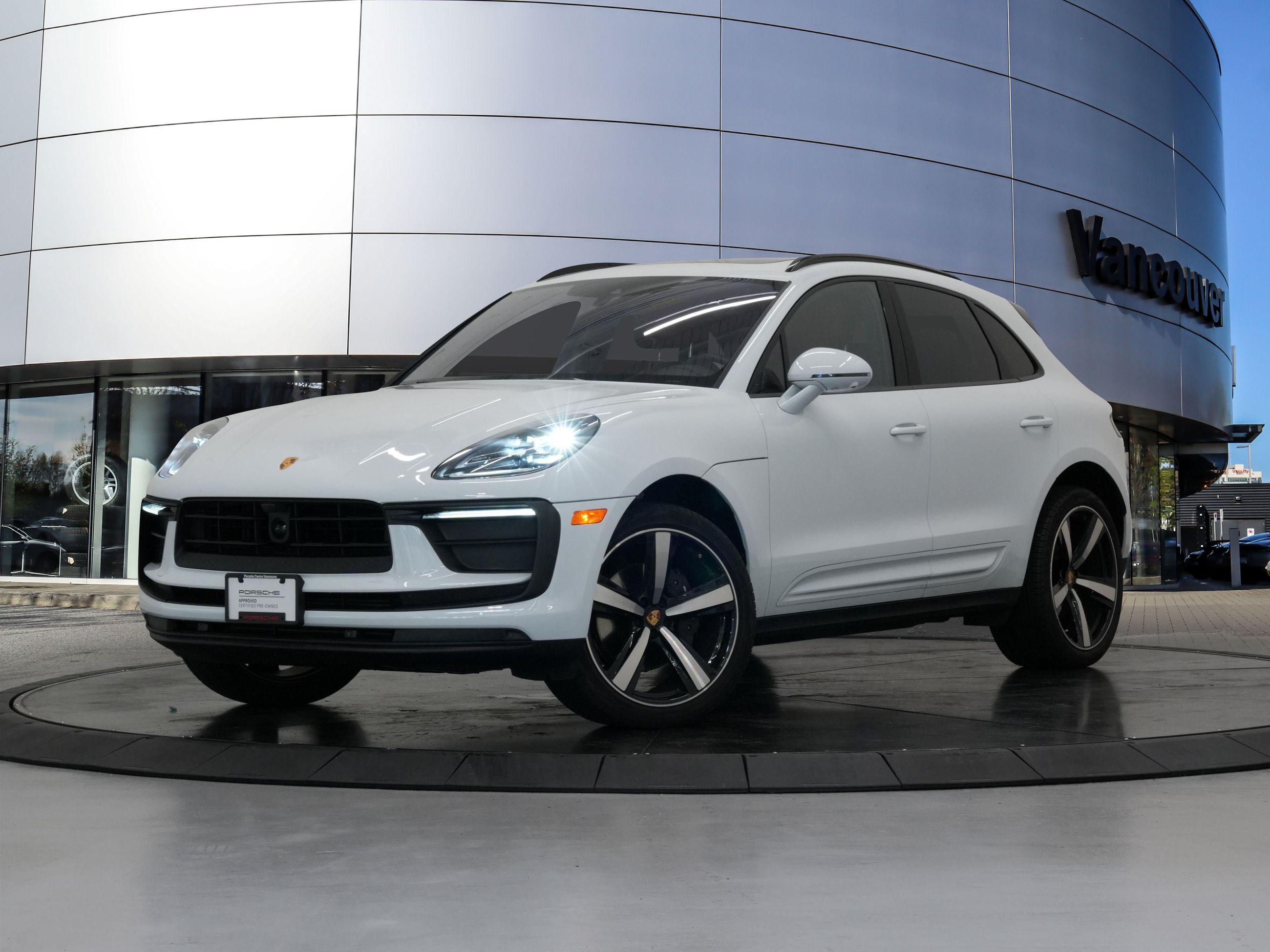 Porsche Macan  2023 à Vancouver, Colombie-Britannique