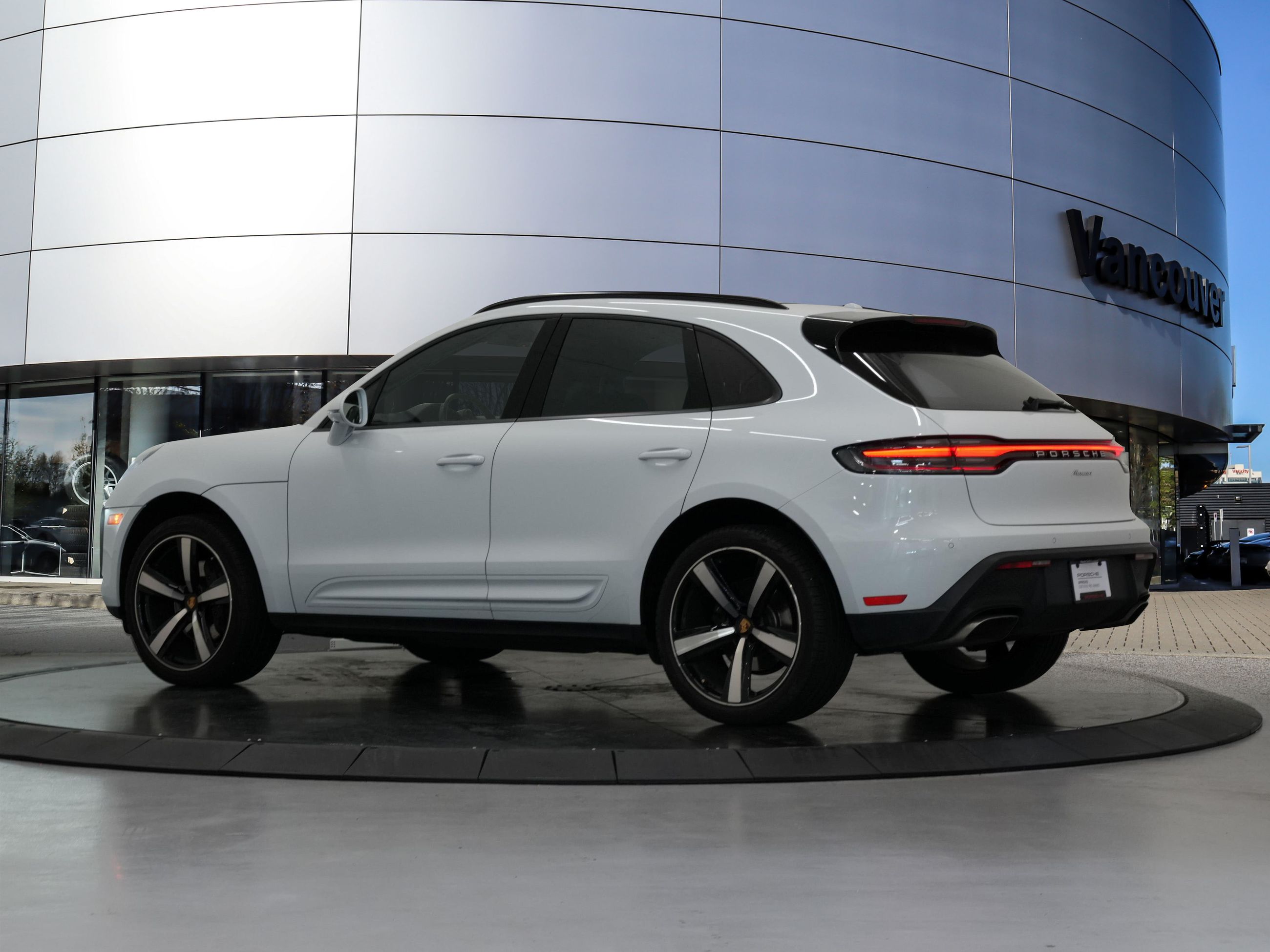 Porsche Macan  2023 à Vancouver, Colombie-Britannique