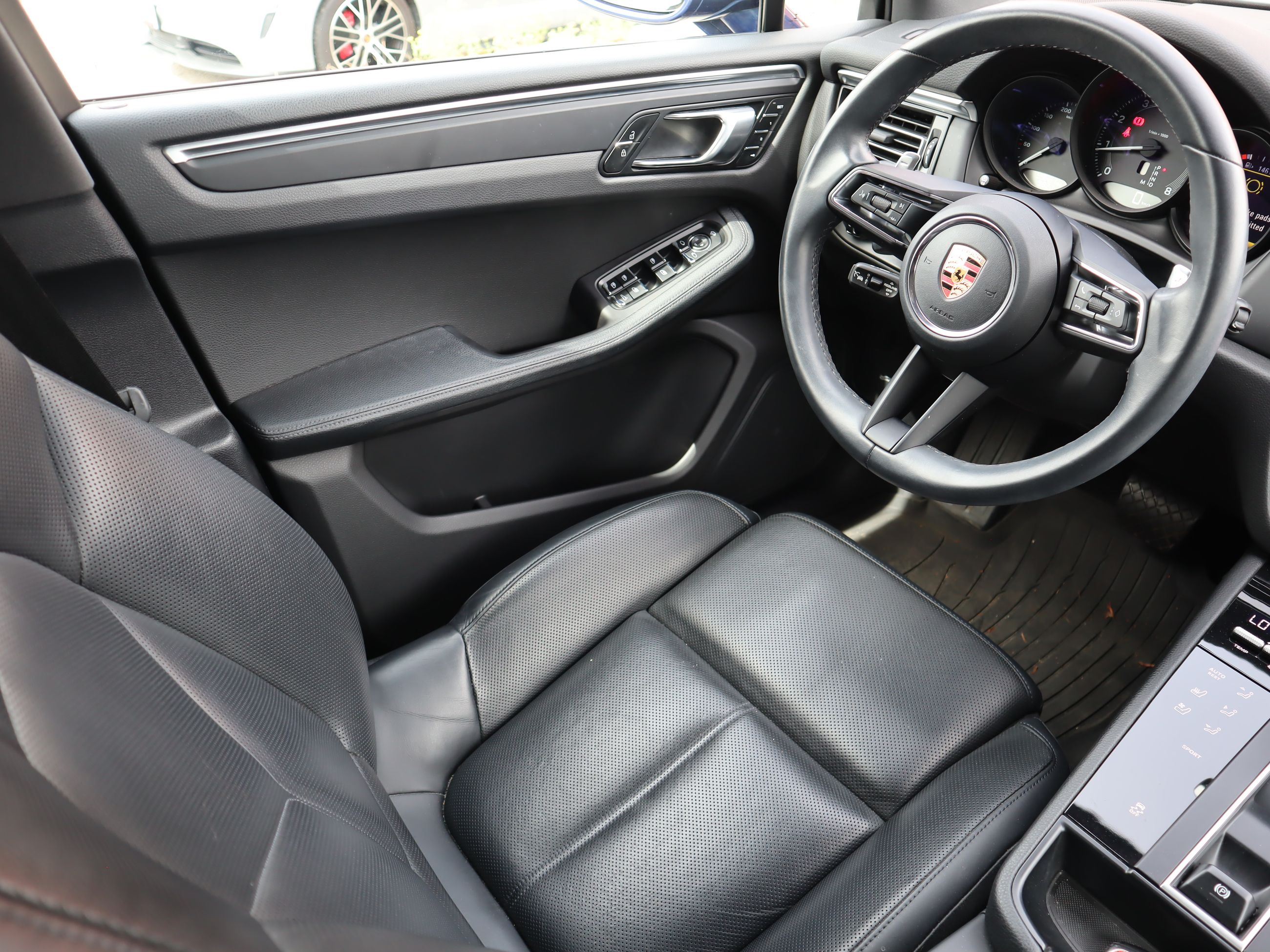 Porsche Macan  2023 à Vancouver, Colombie-Britannique