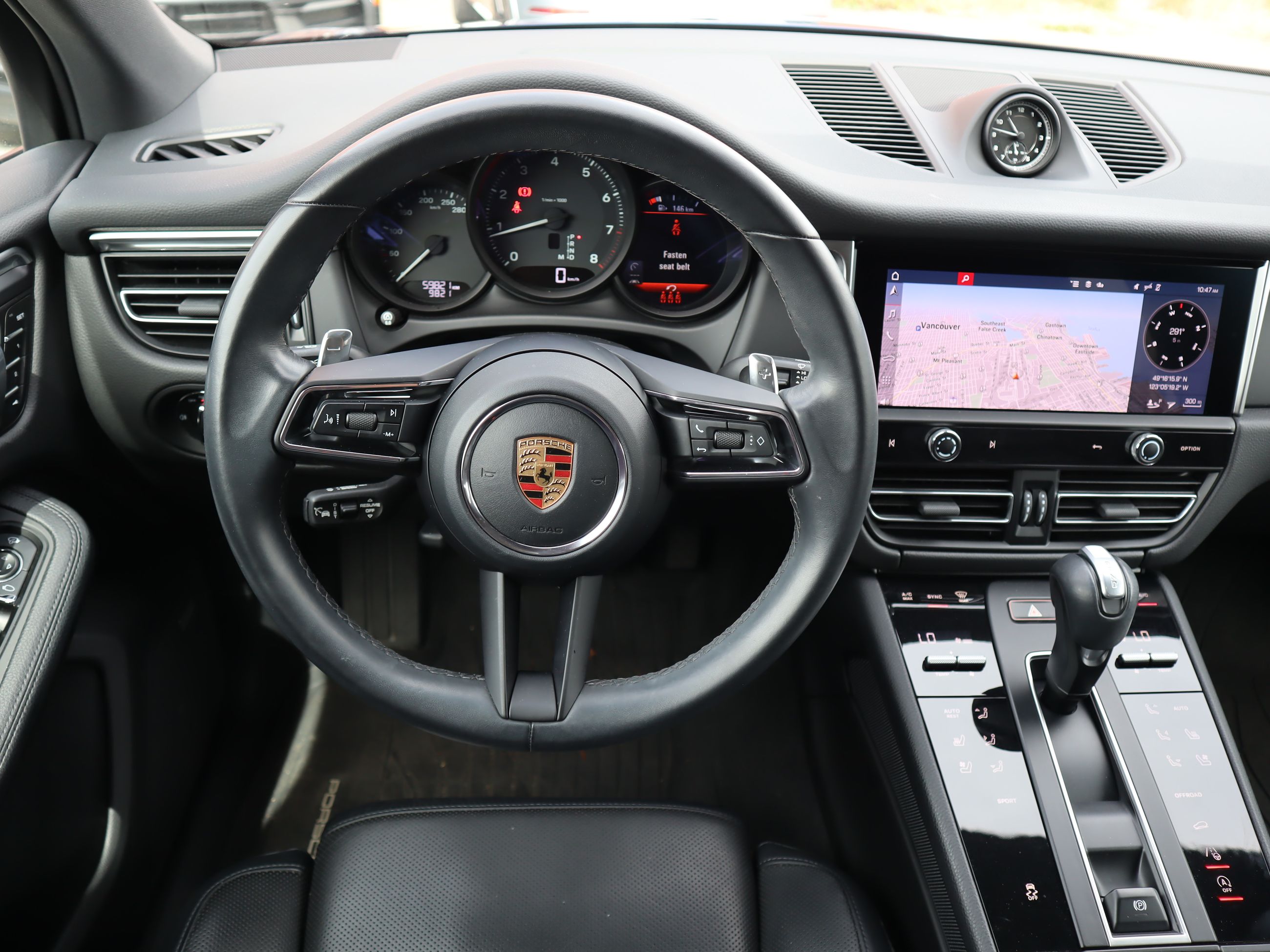 Porsche Macan  2023 à Vancouver, Colombie-Britannique