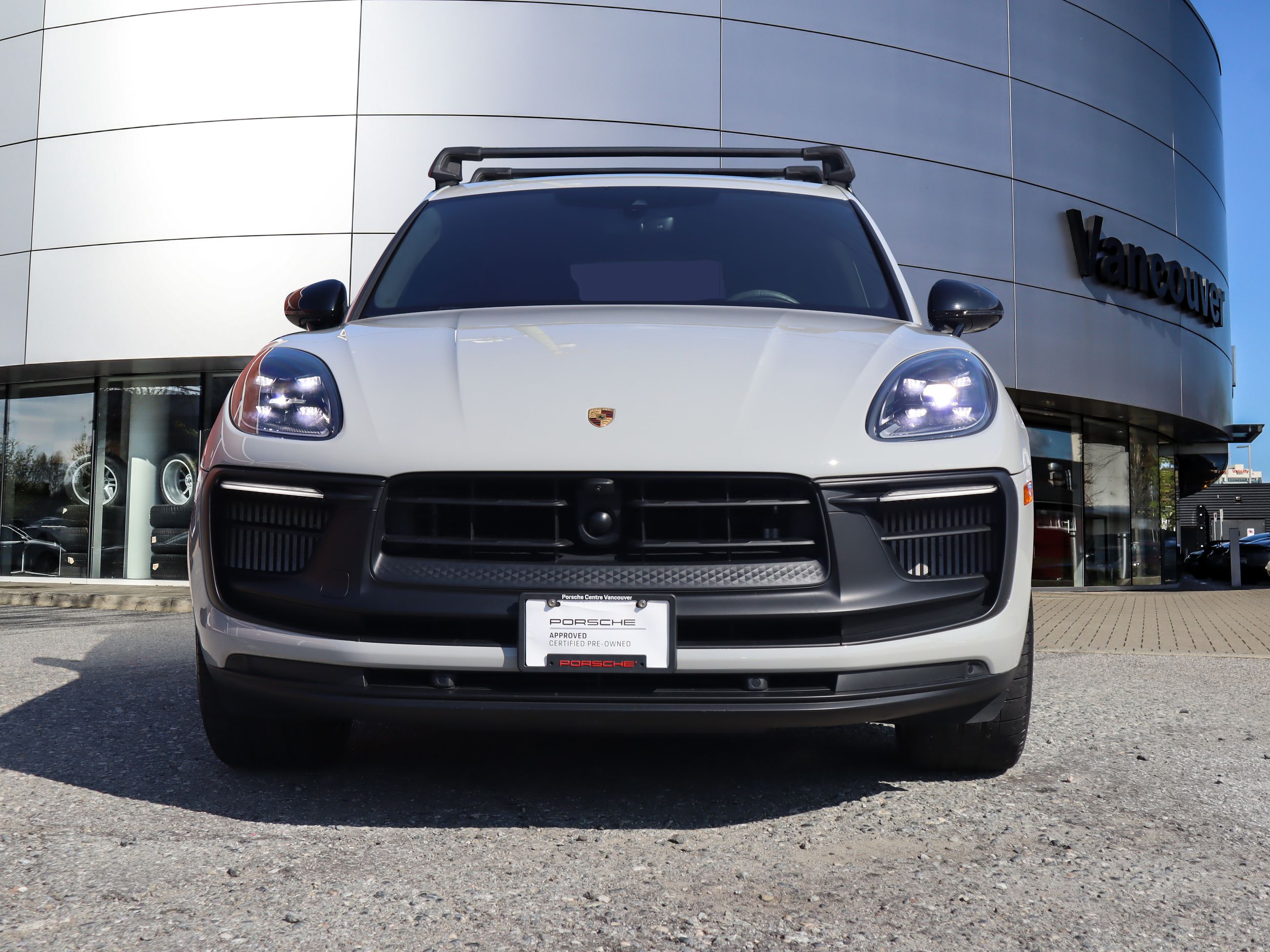 2023 Porsche Macan in Vancouver, British Columbia