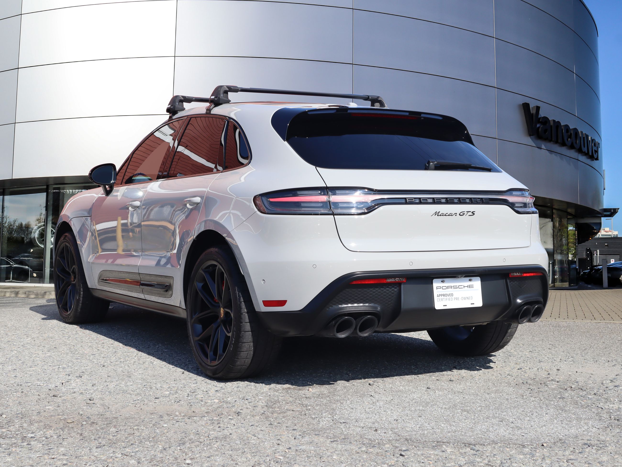 2023 Porsche Macan in Vancouver, British Columbia