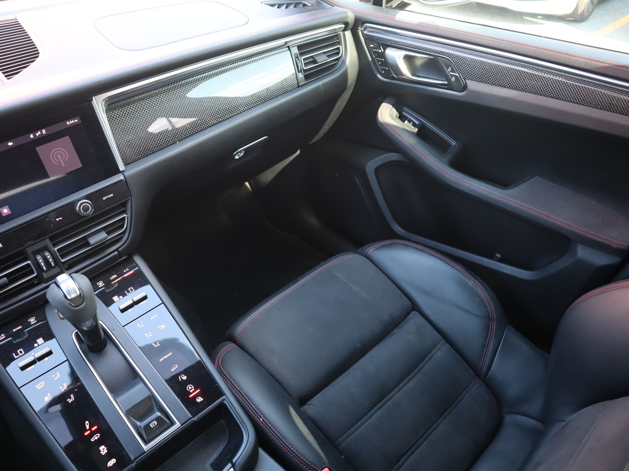 2023 Porsche Macan in Vancouver, British Columbia