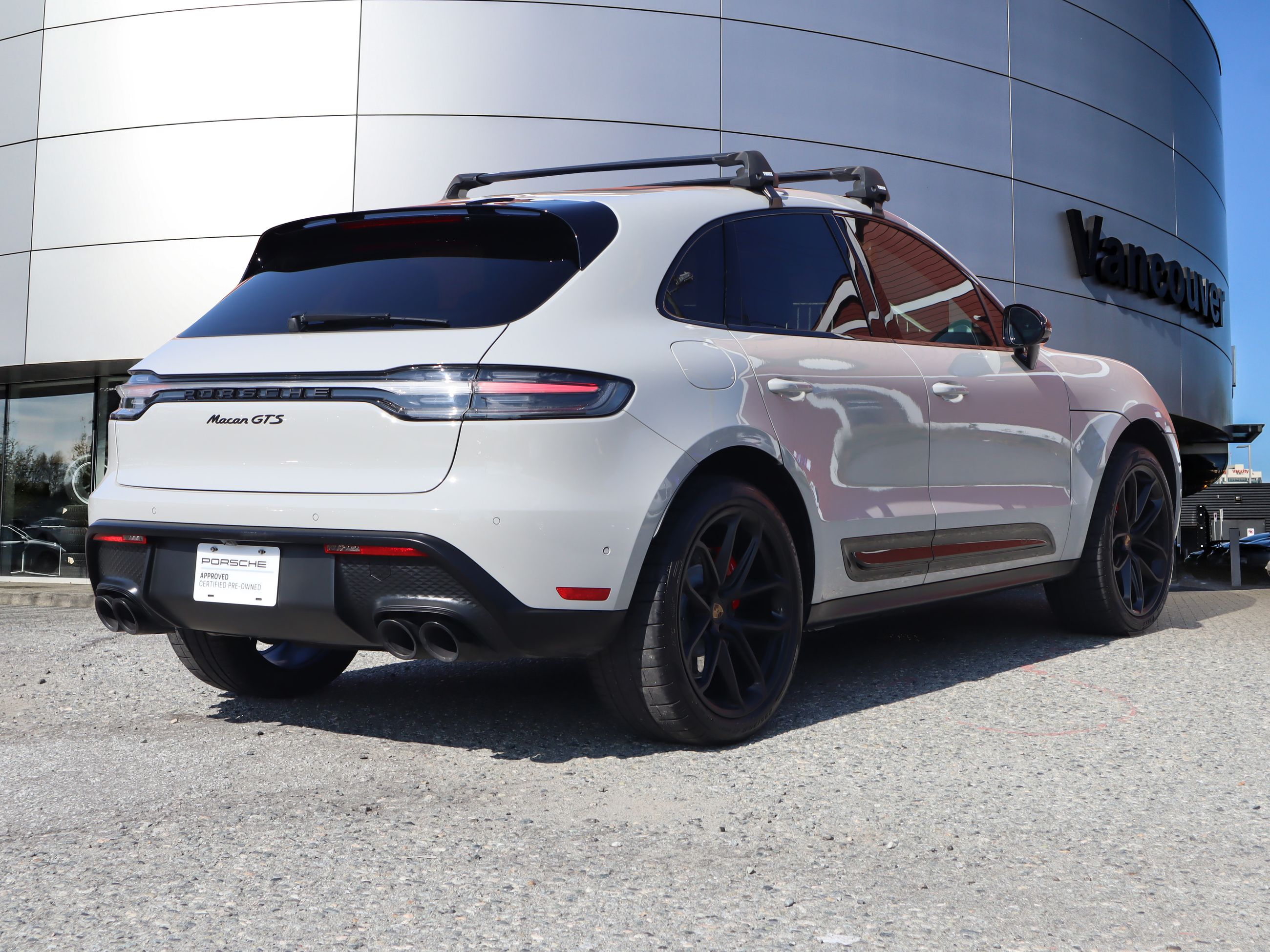 2023 Porsche Macan in Vancouver, British Columbia