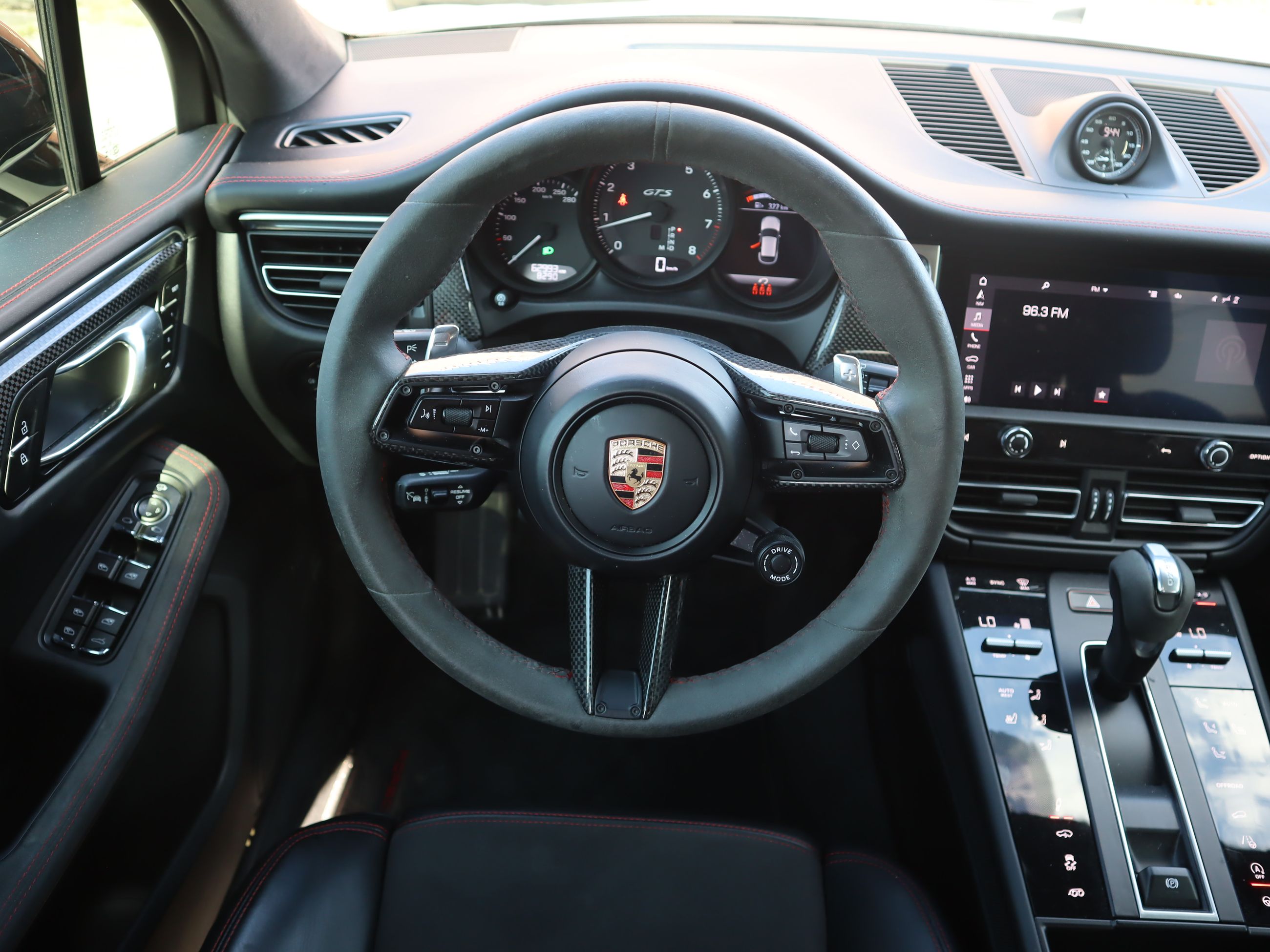 2023 Porsche Macan in Vancouver, British Columbia