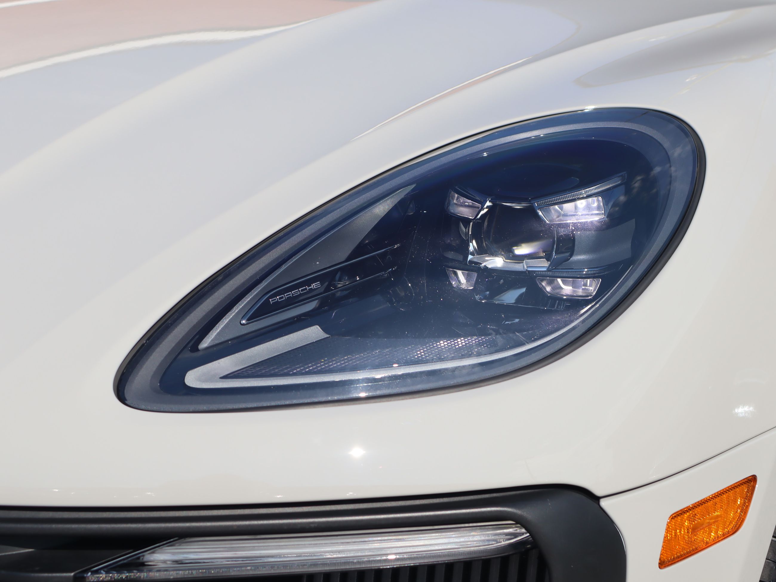 2023 Porsche Macan in Vancouver, British Columbia