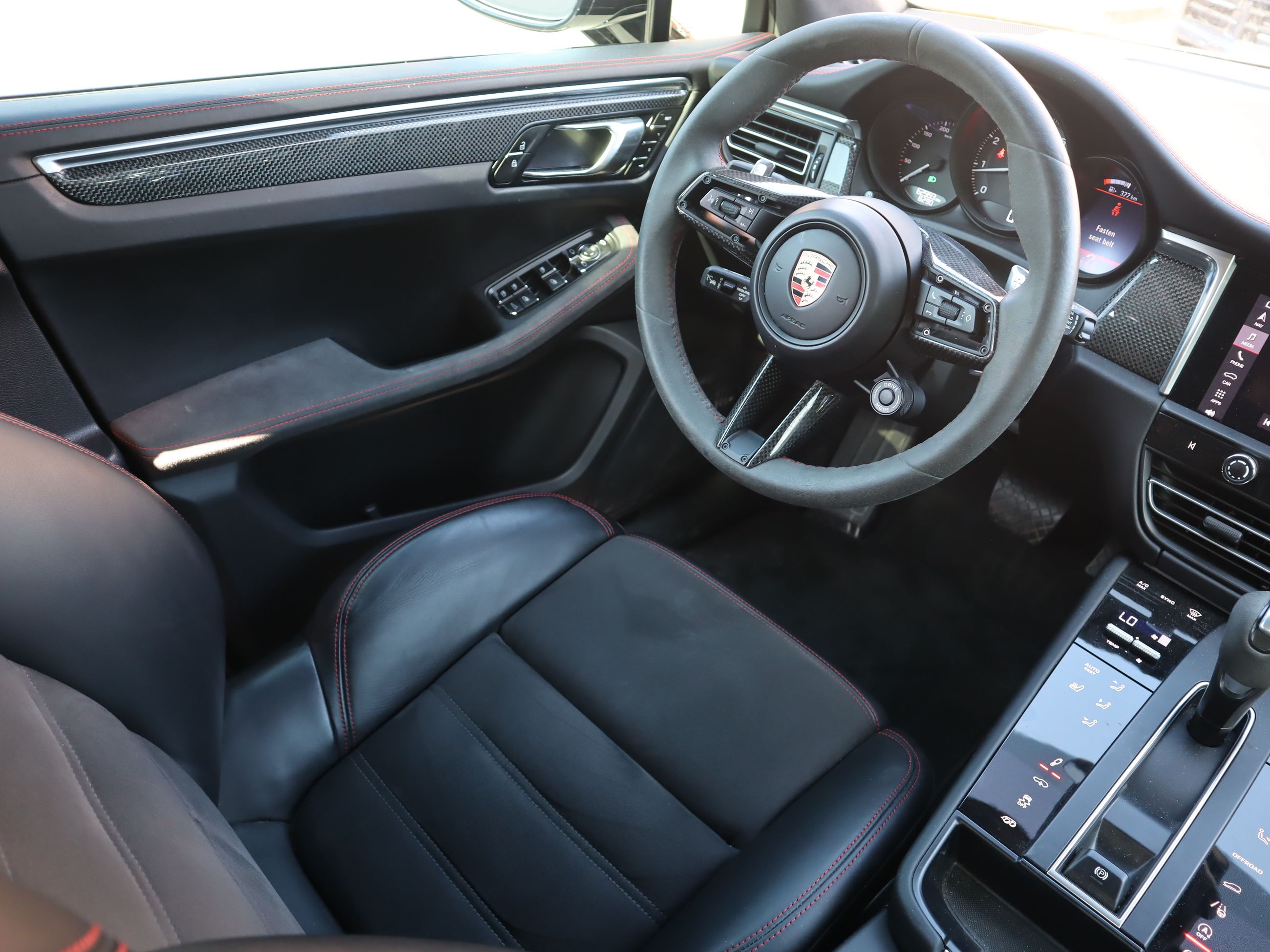 2023 Porsche Macan in Vancouver, British Columbia