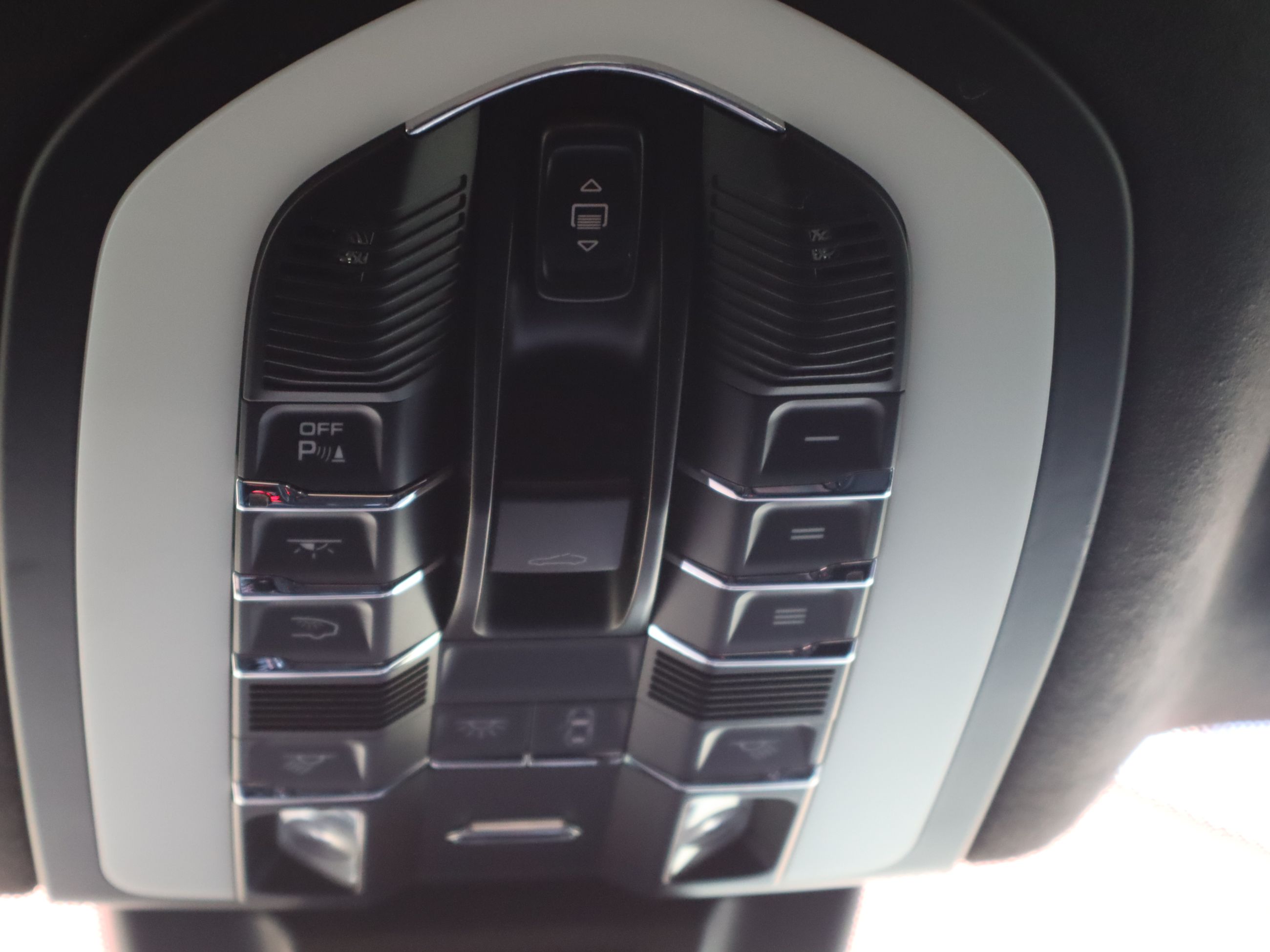 2023 Porsche Macan in Vancouver, British Columbia