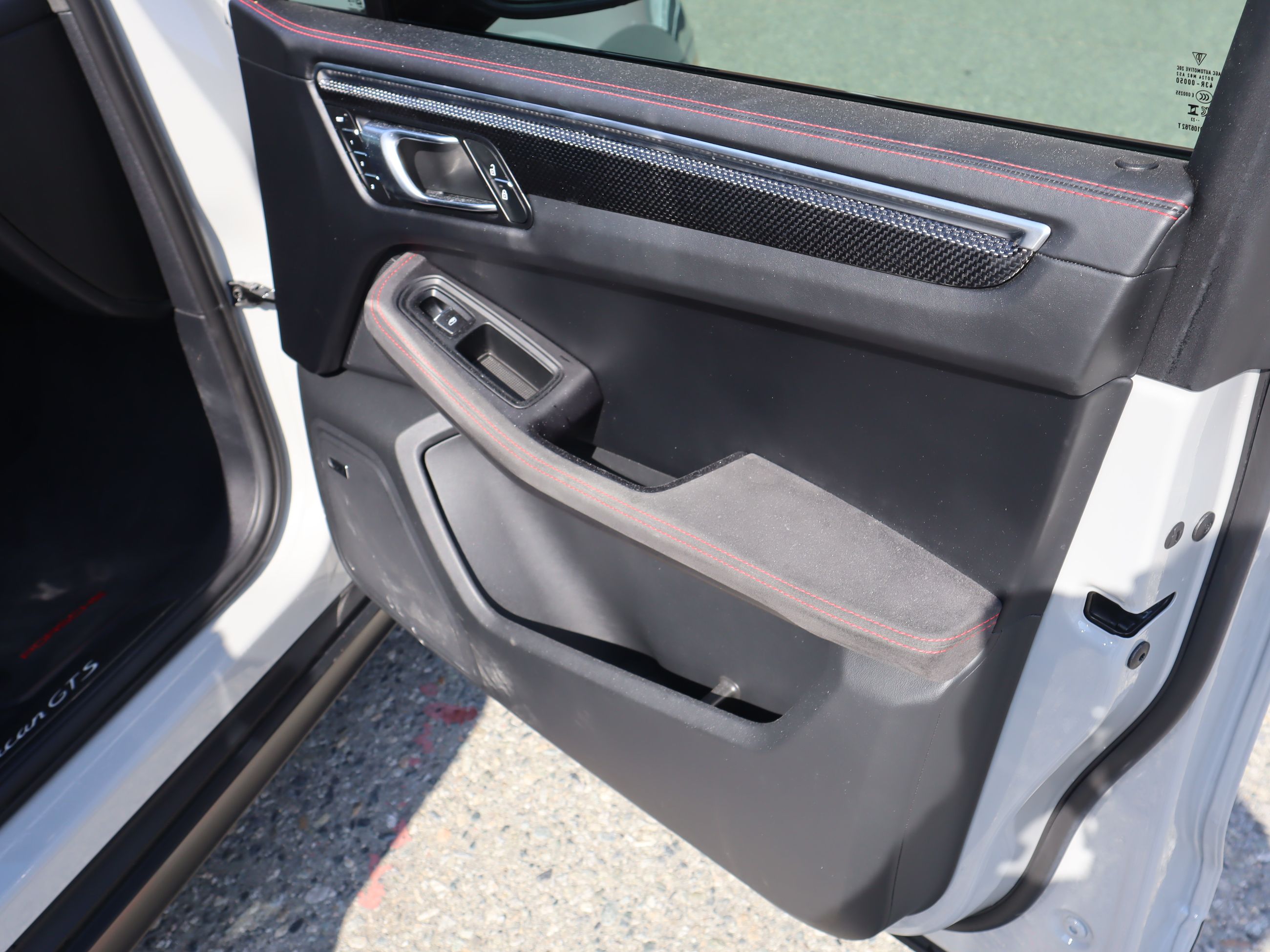 2023 Porsche Macan in Vancouver, British Columbia