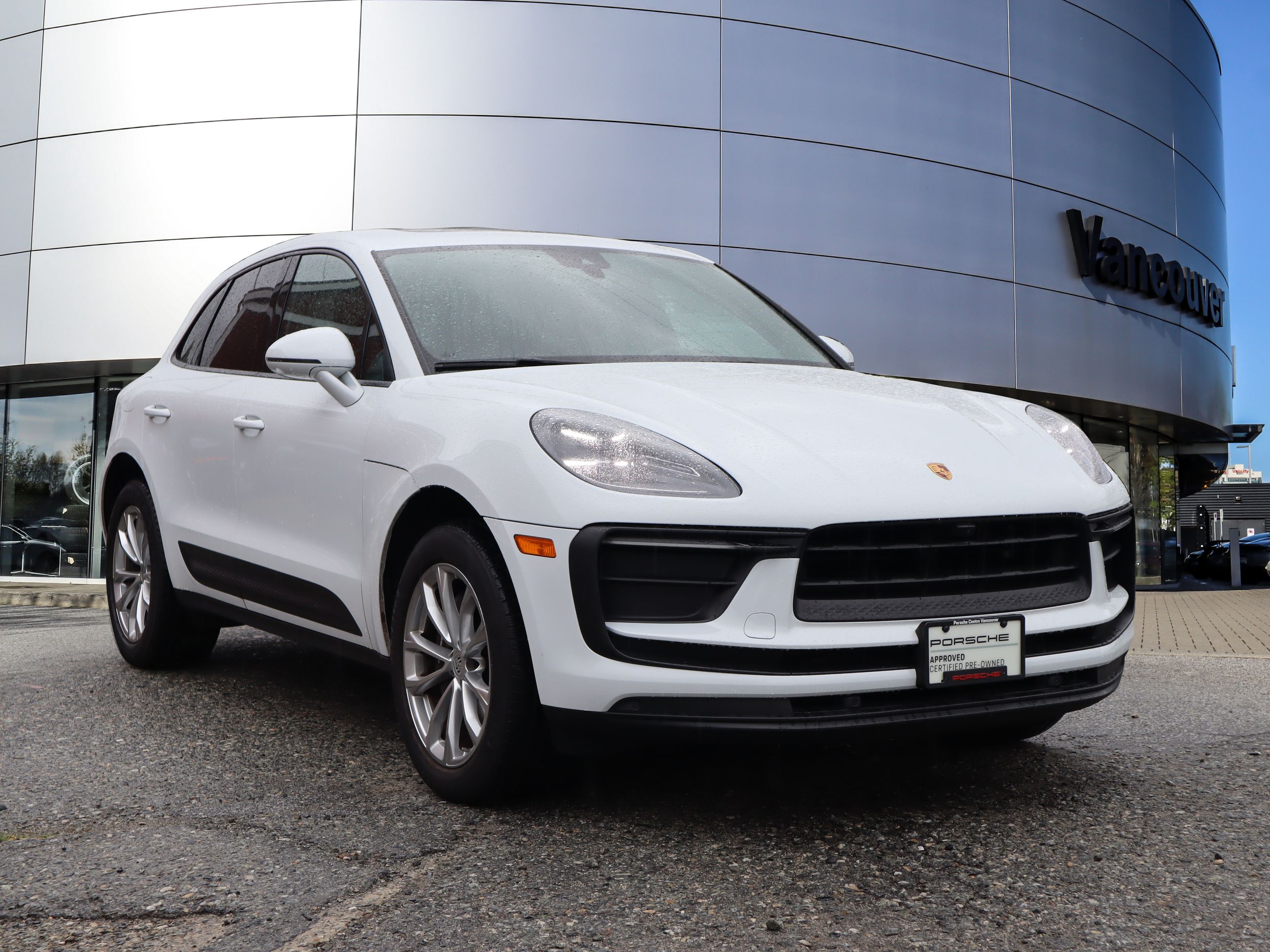 2023 Porsche Macan in Vancouver, British Columbia