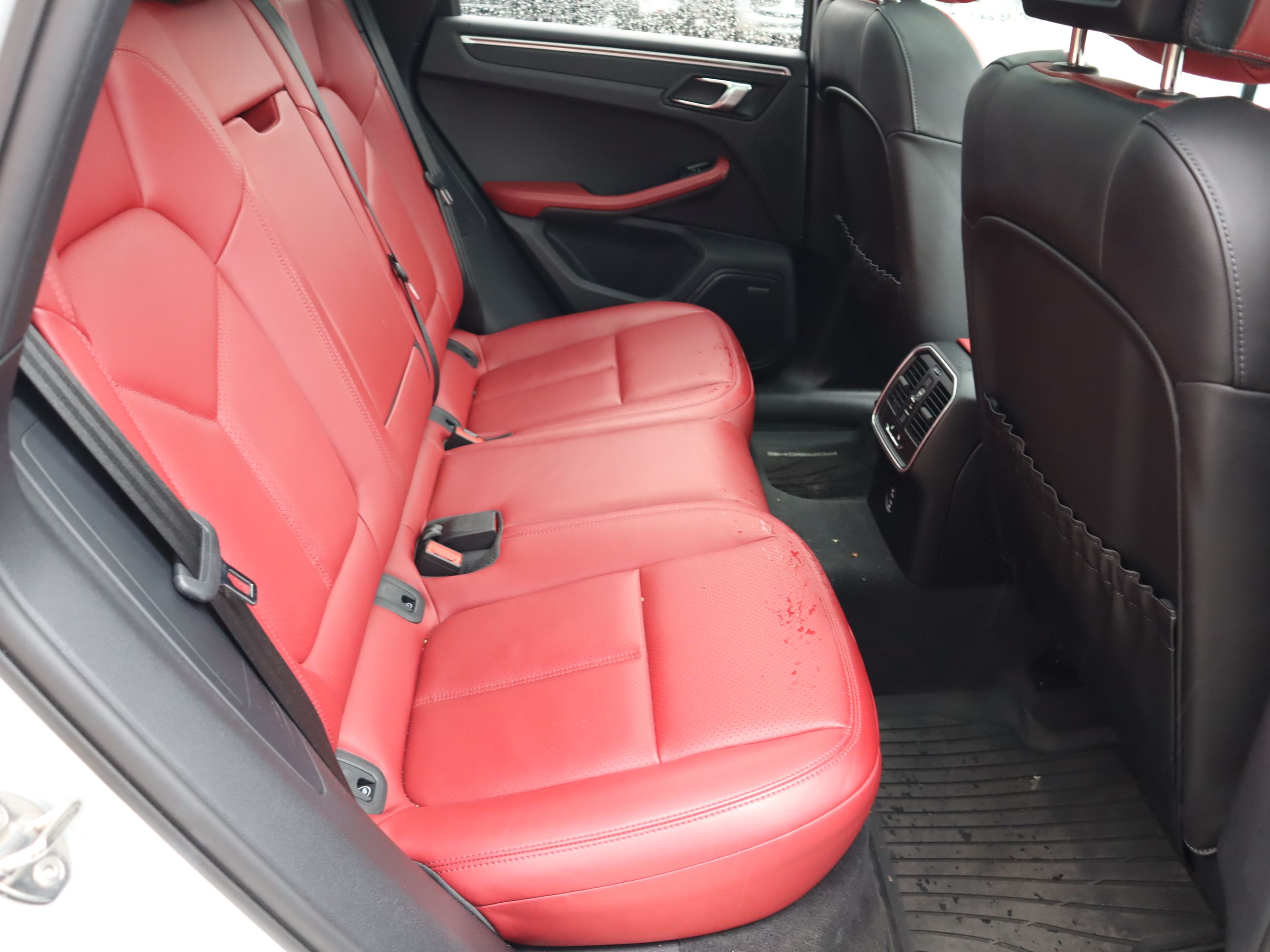 2023 Porsche Macan in Vancouver, British Columbia