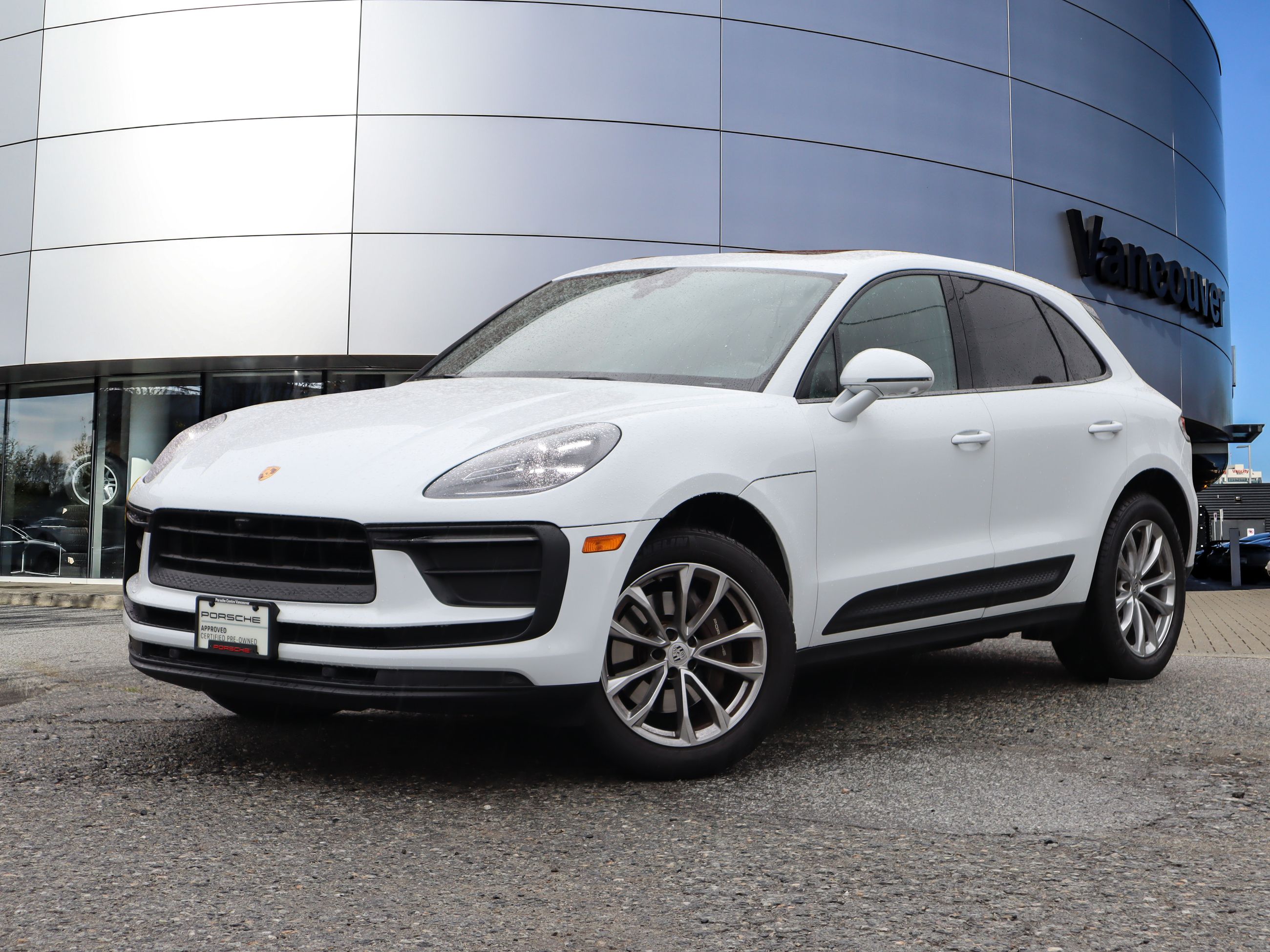 2023 Porsche Macan in Vancouver, British Columbia