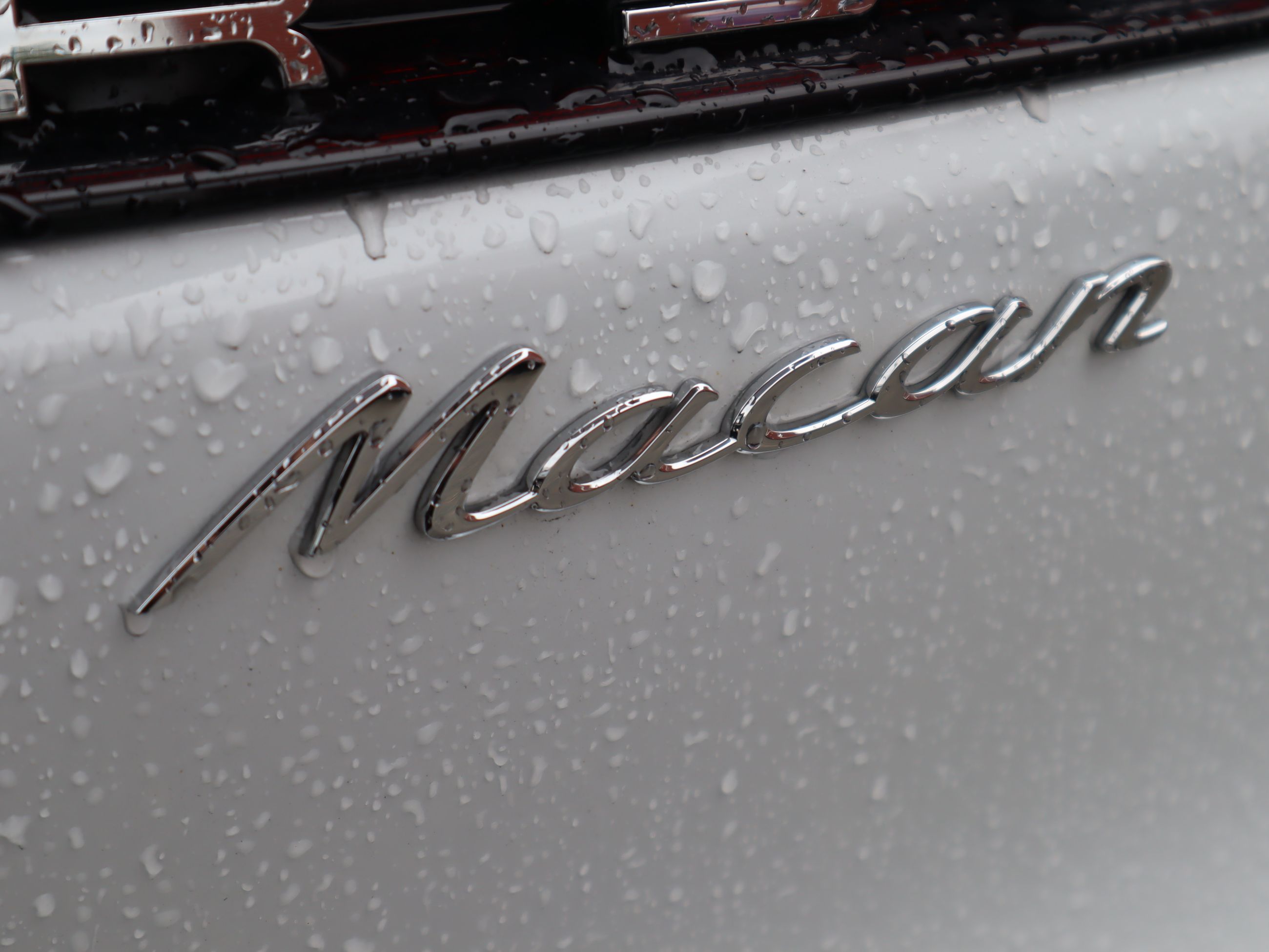 2023 Porsche Macan in Vancouver, British Columbia