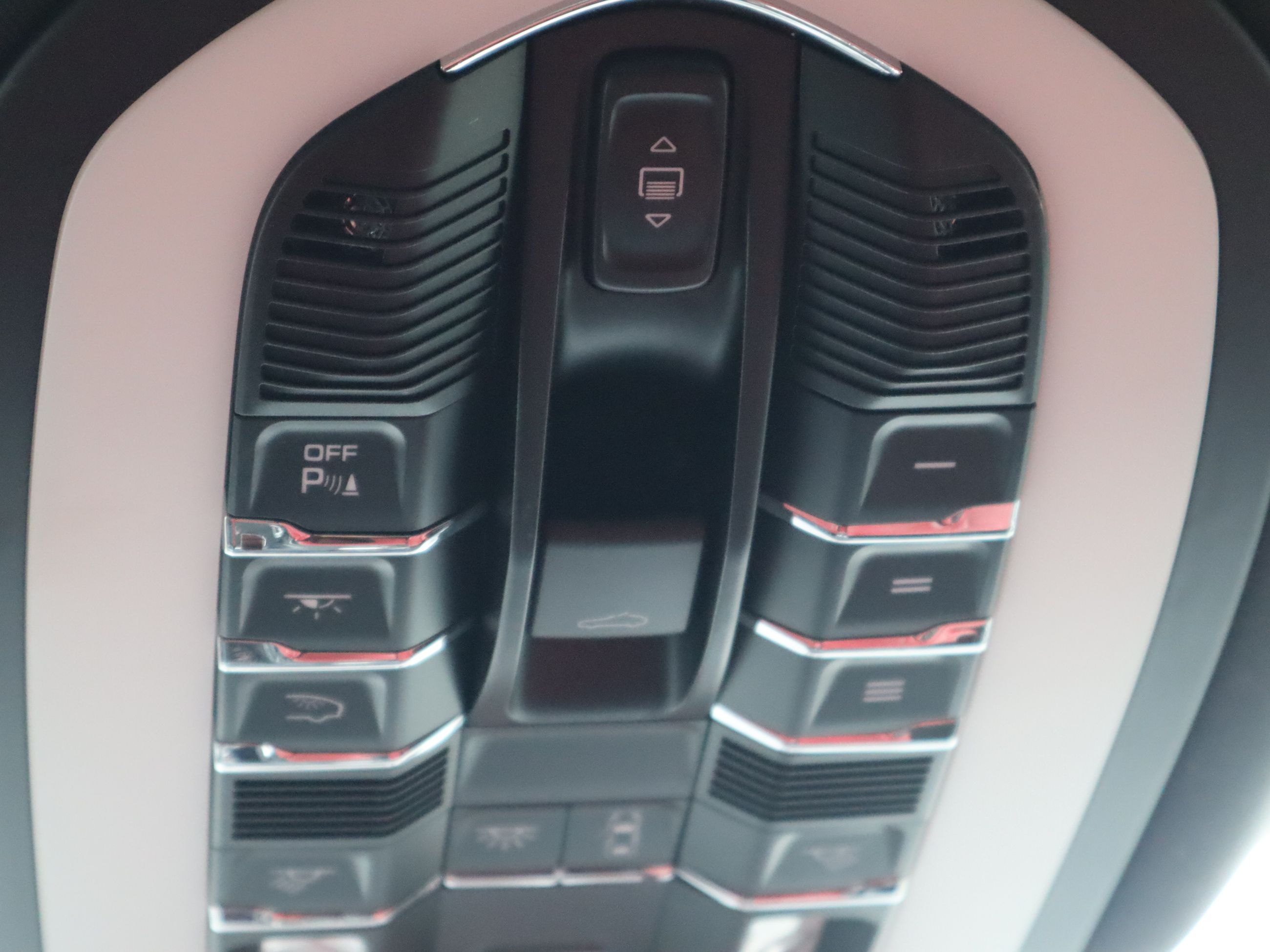 2023 Porsche Macan in Vancouver, British Columbia