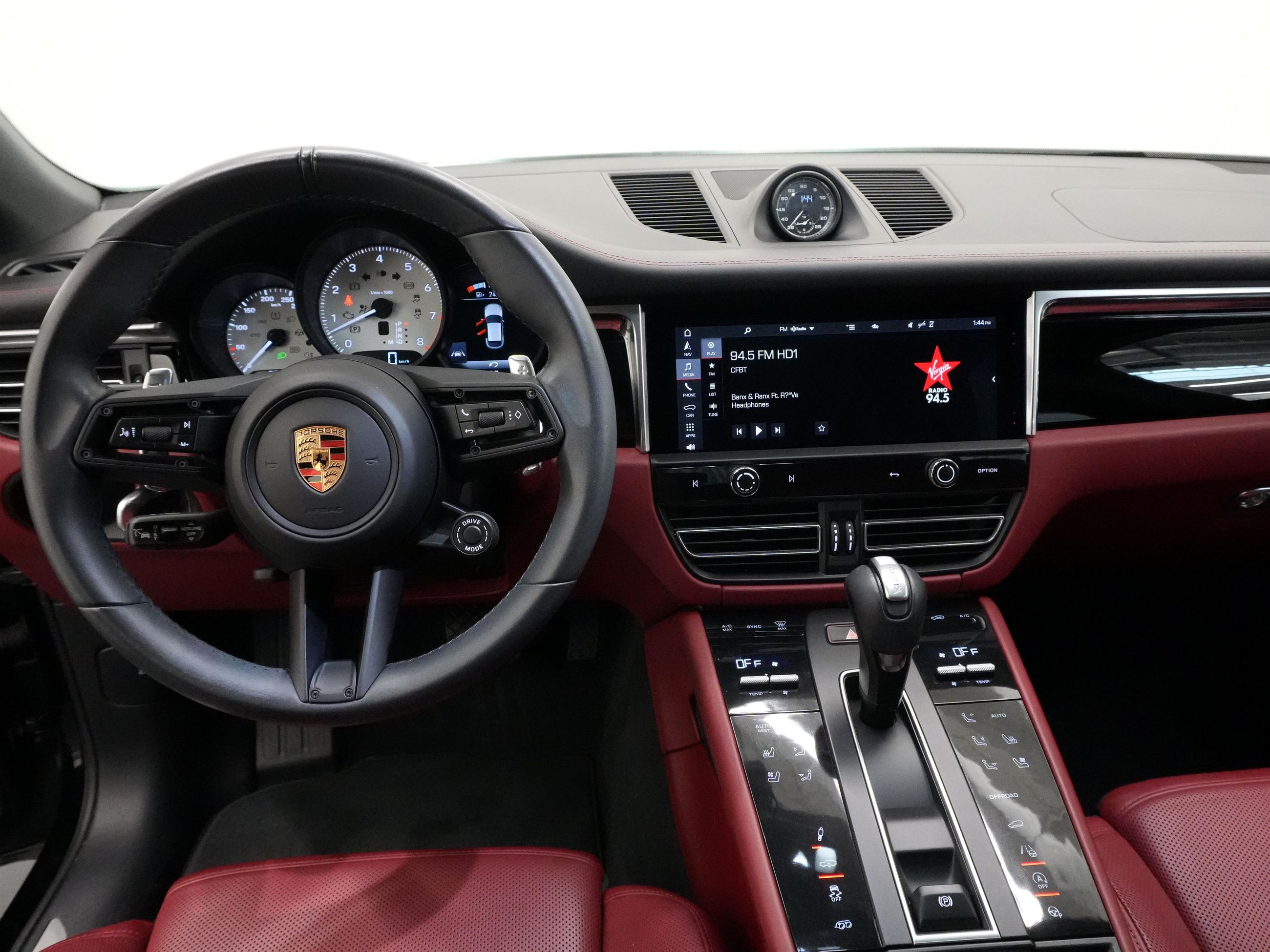 Porsche Macan  2023 à Vancouver, Colombie-Britannique