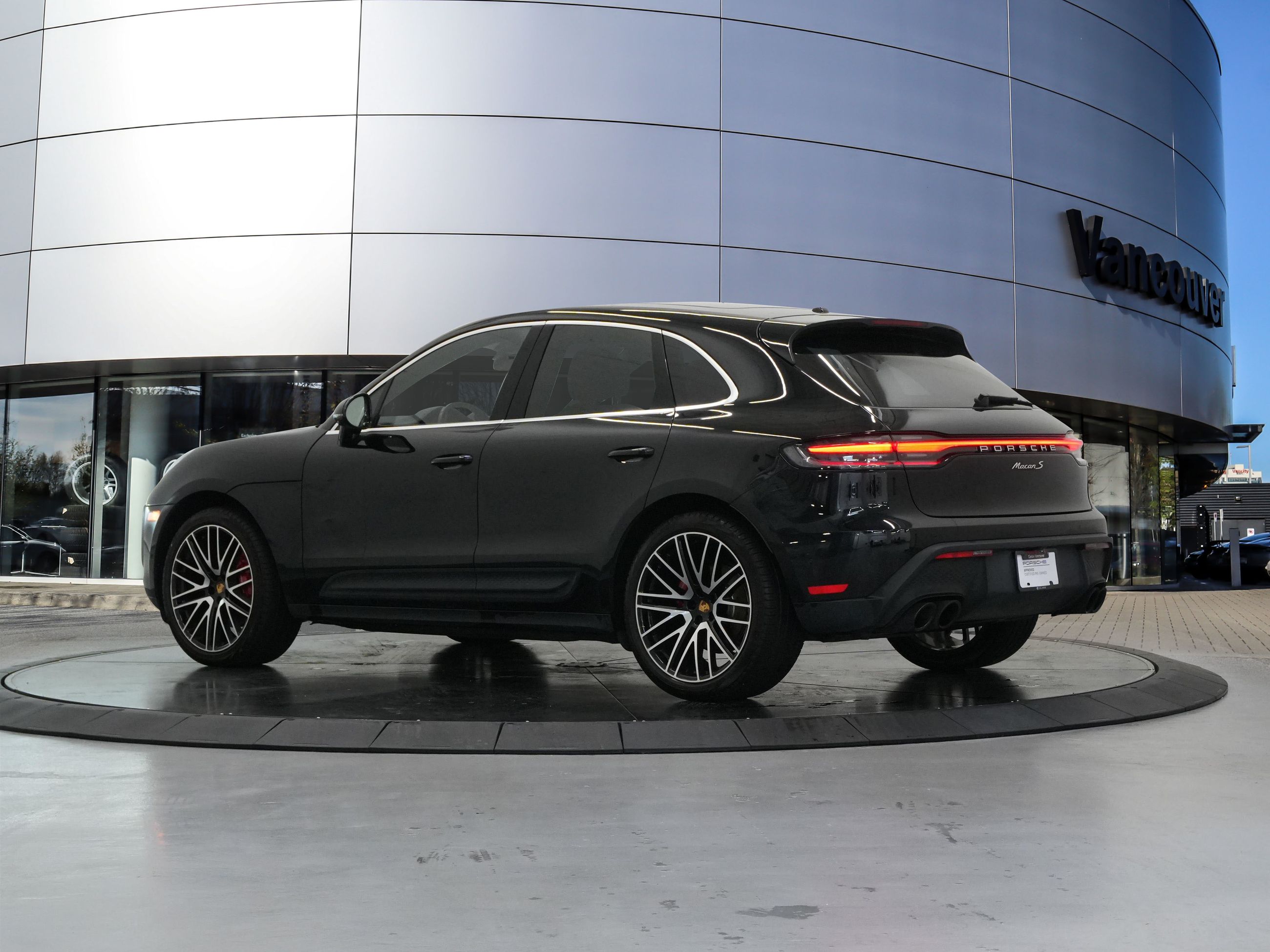 Porsche Macan  2023 à Vancouver, Colombie-Britannique