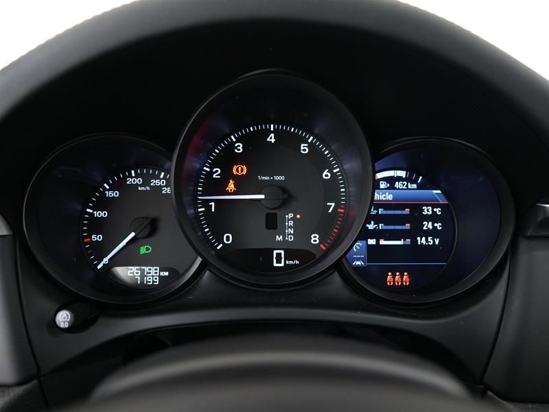 2023 Porsche Macan in Vancouver, British Columbia