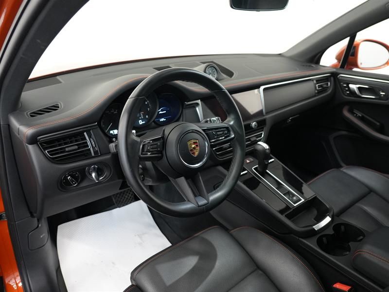 2023 Porsche Macan in Vancouver, British Columbia