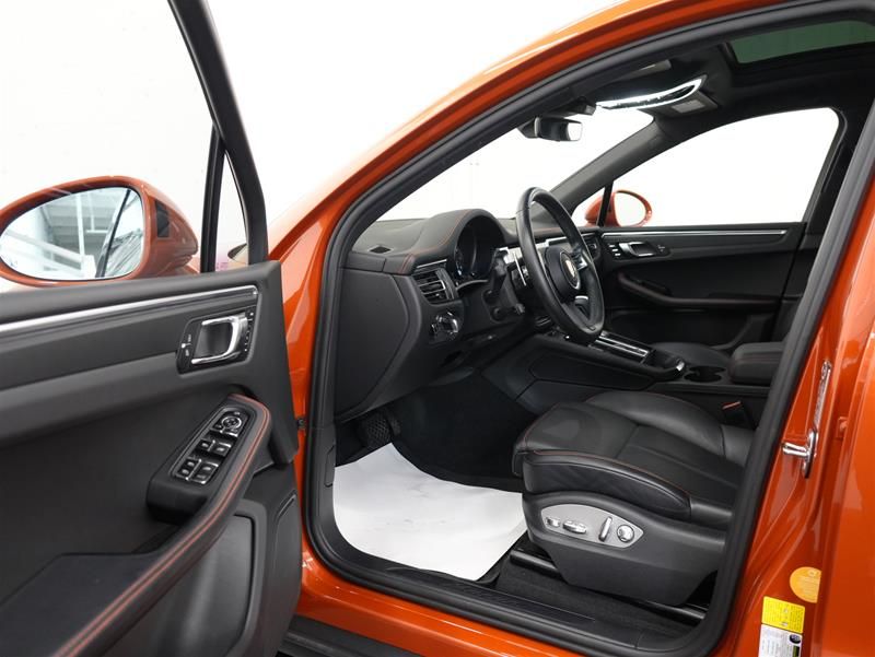2023 Porsche Macan in Vancouver, British Columbia
