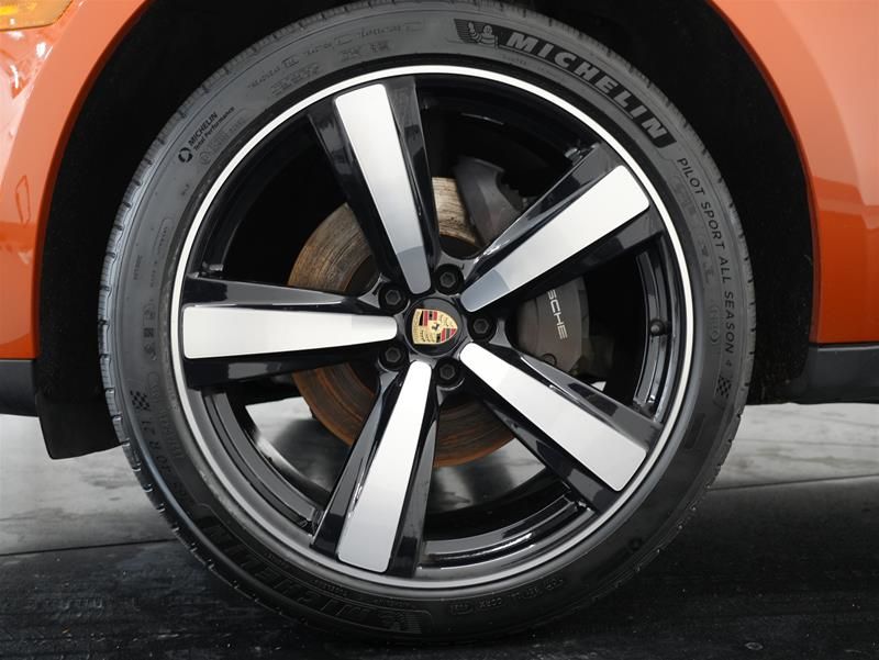2023 Porsche Macan in Vancouver, British Columbia