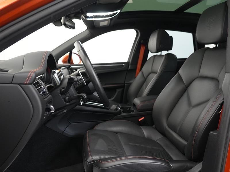 2023 Porsche Macan in Vancouver, British Columbia