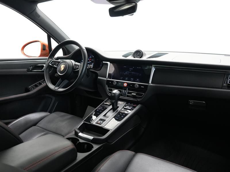 2023 Porsche Macan in Vancouver, British Columbia