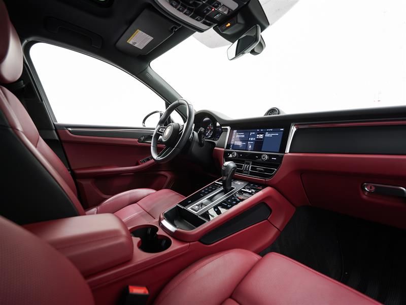 2023 Porsche Macan in Vancouver, British Columbia