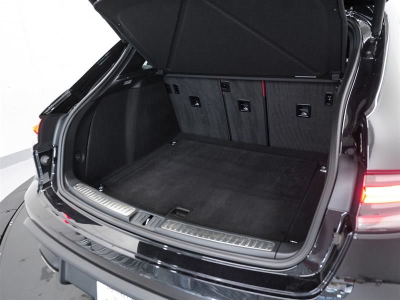 2023 Porsche Macan in Vancouver, British Columbia