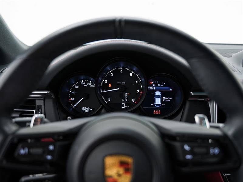 2023 Porsche Macan in Vancouver, British Columbia