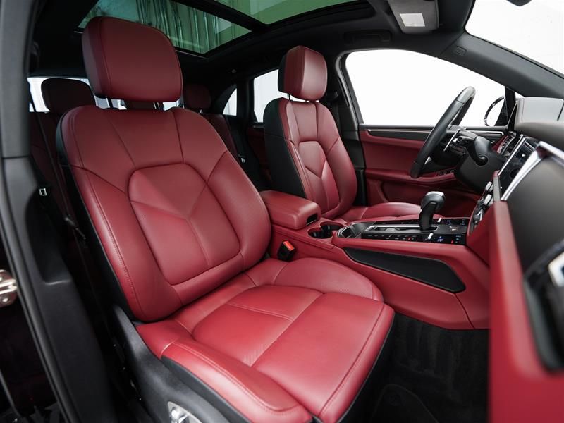 2023 Porsche Macan in Vancouver, British Columbia
