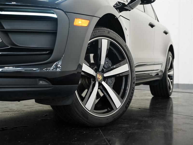 2023 Porsche Macan in Vancouver, British Columbia