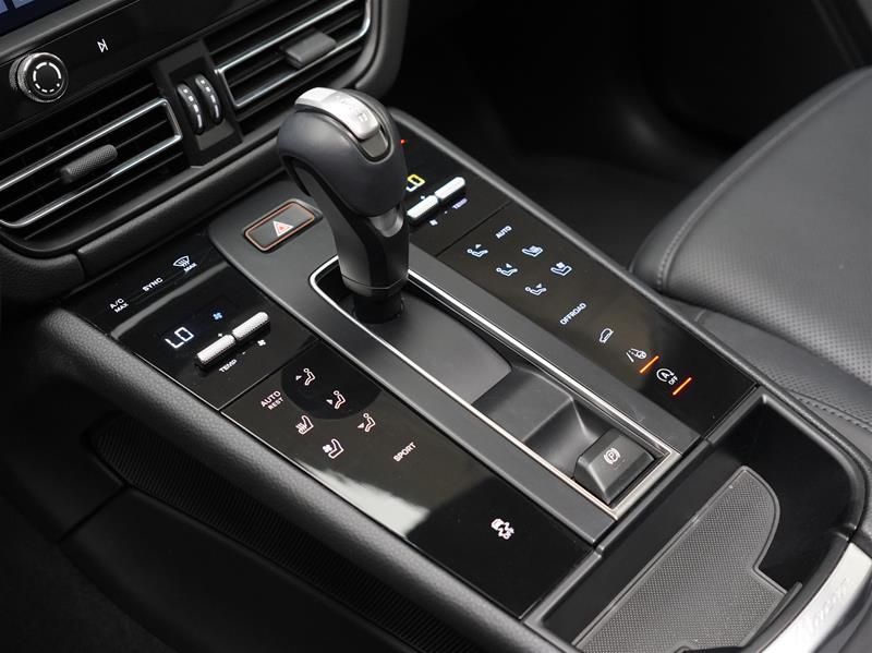 2023 Porsche Macan in Vancouver, British Columbia