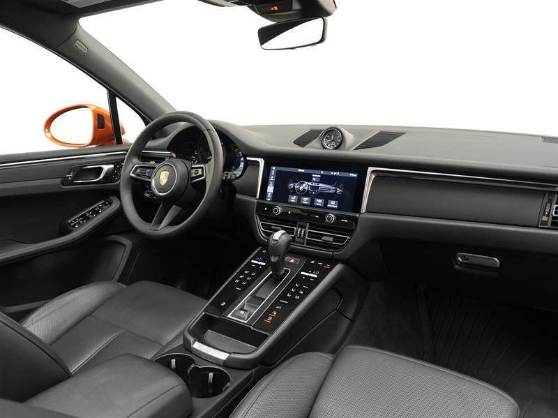 2023 Porsche Macan in Vancouver, British Columbia