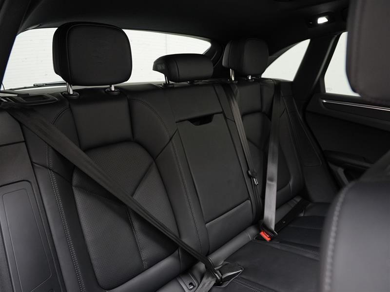 2023 Porsche Macan in Vancouver, British Columbia