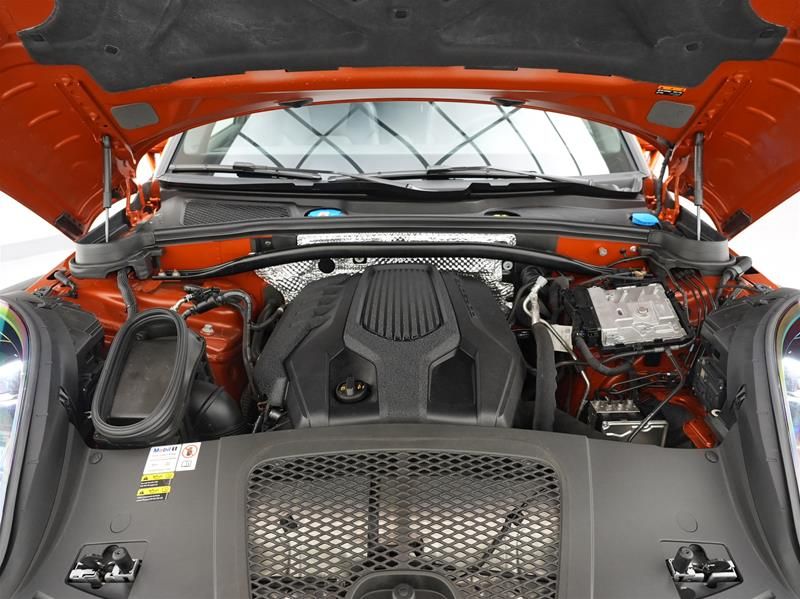2023 Porsche Macan in Vancouver, British Columbia