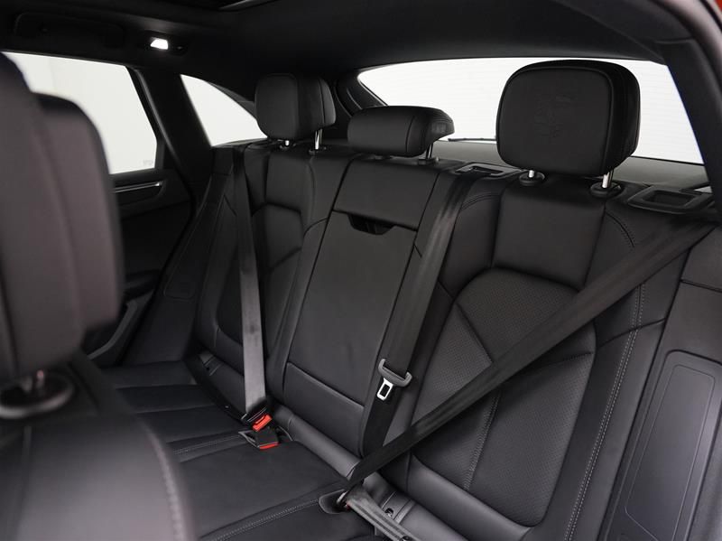 2023 Porsche Macan in Vancouver, British Columbia