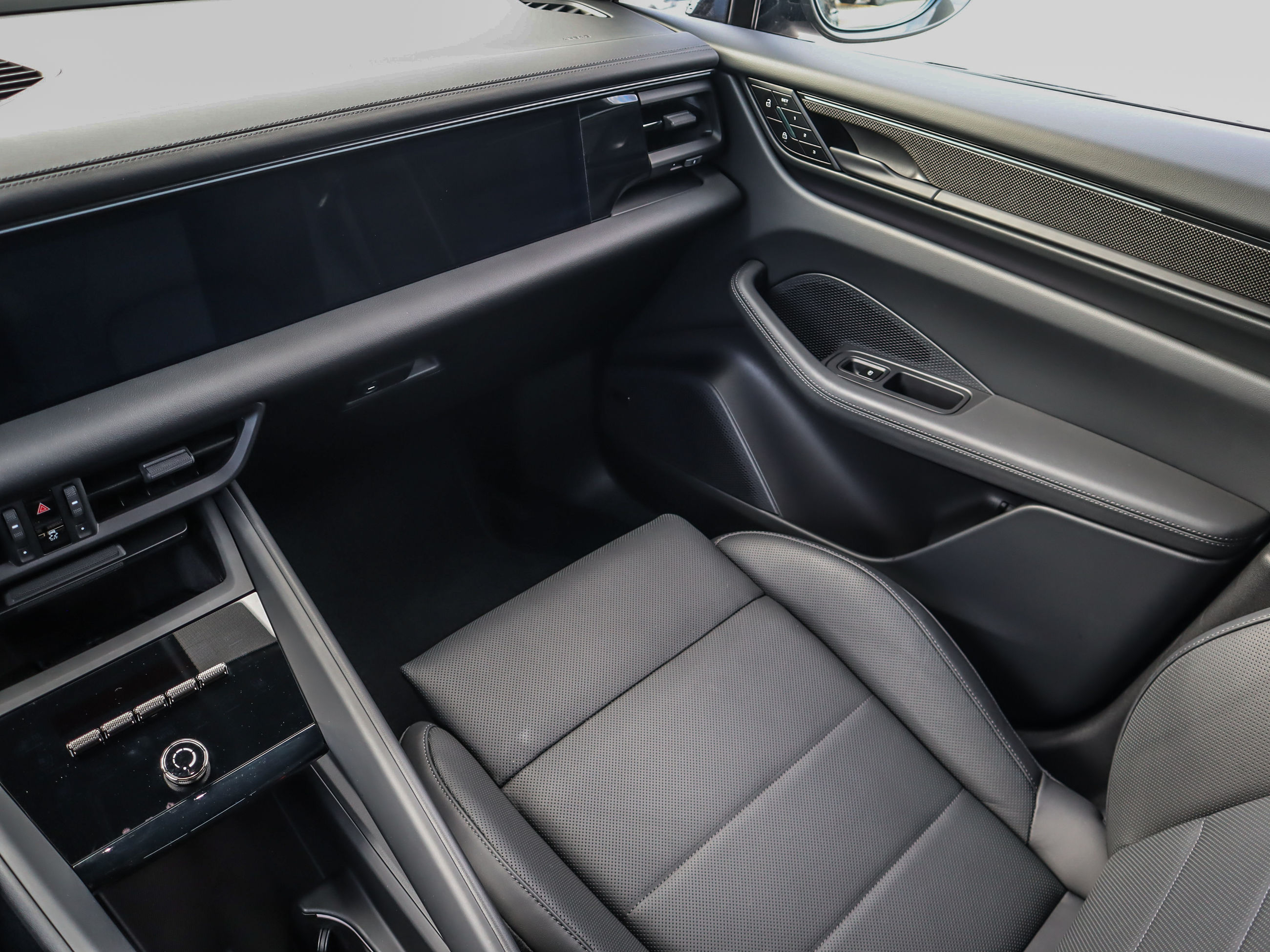 Porsche Macan  2024 à Vancouver, Colombie-Britannique