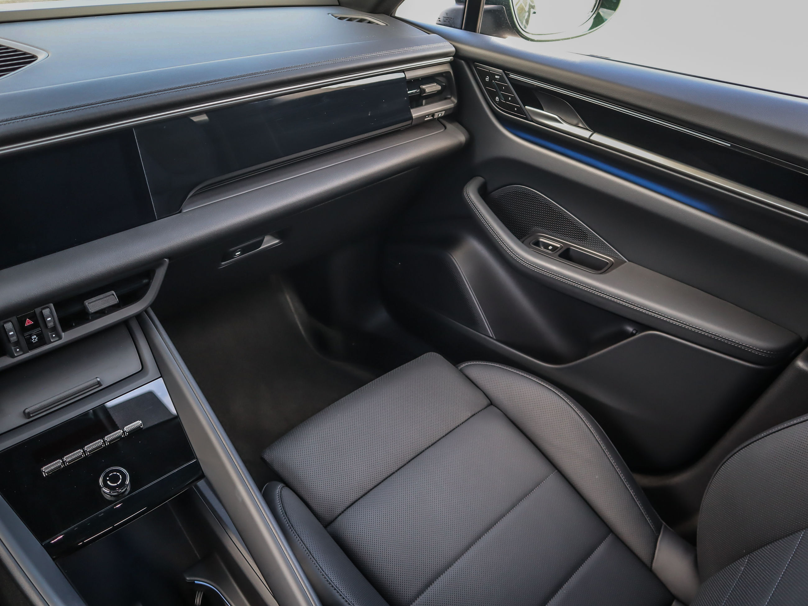 Porsche Macan  2024 à Vancouver, Colombie-Britannique