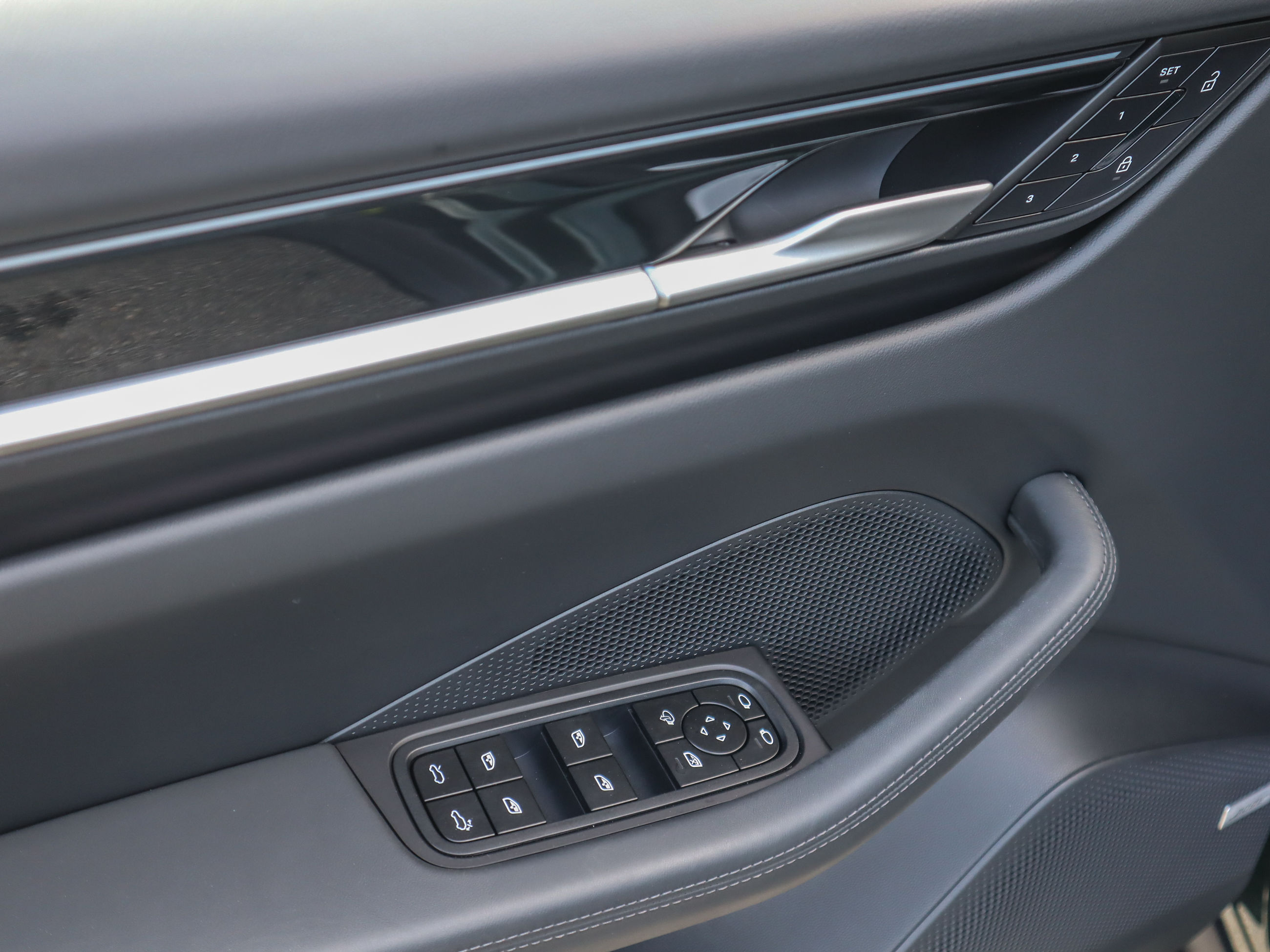 Porsche Macan  2024 à Vancouver, Colombie-Britannique