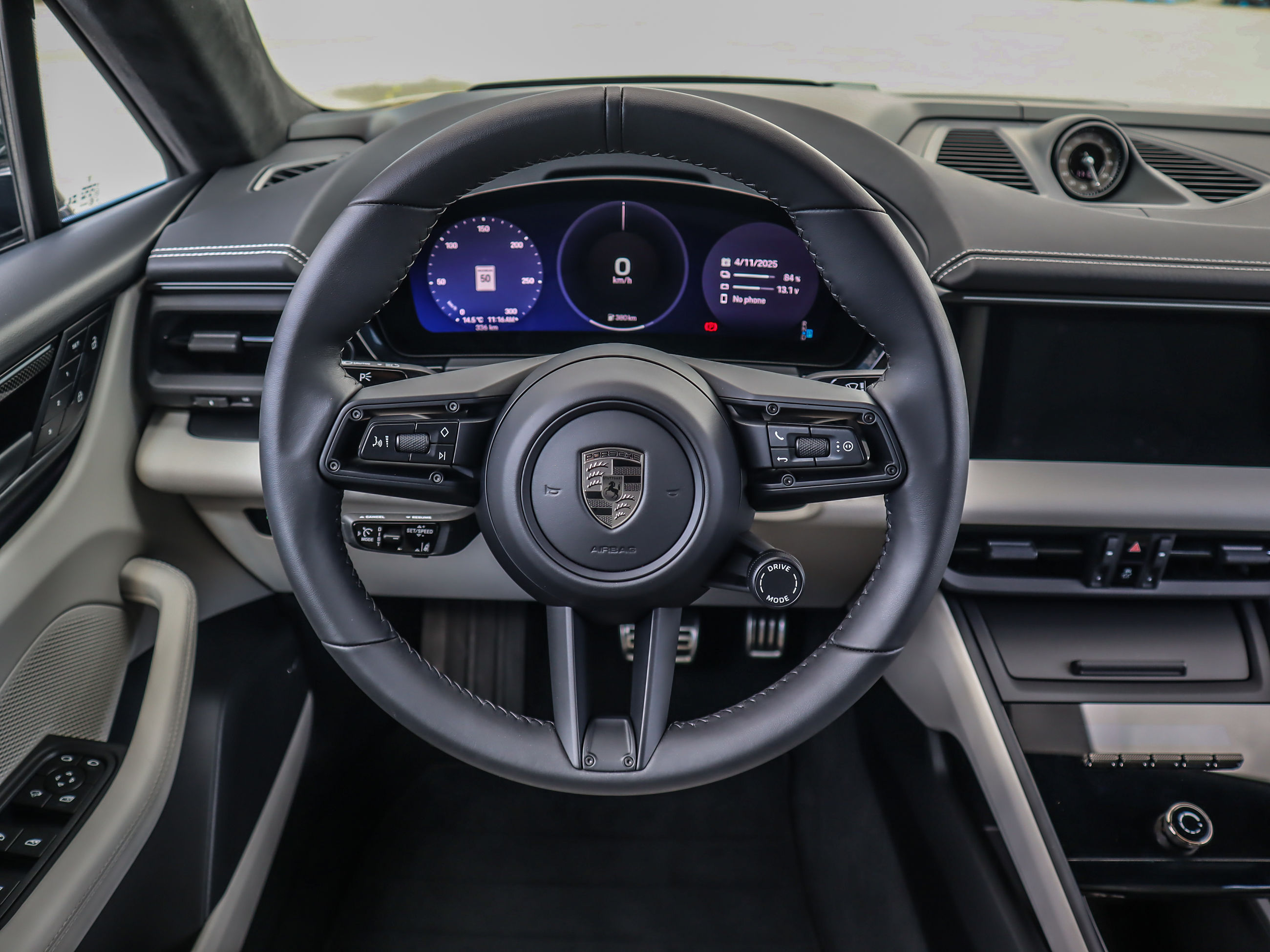 Porsche Macan  2024 à Vancouver, Colombie-Britannique