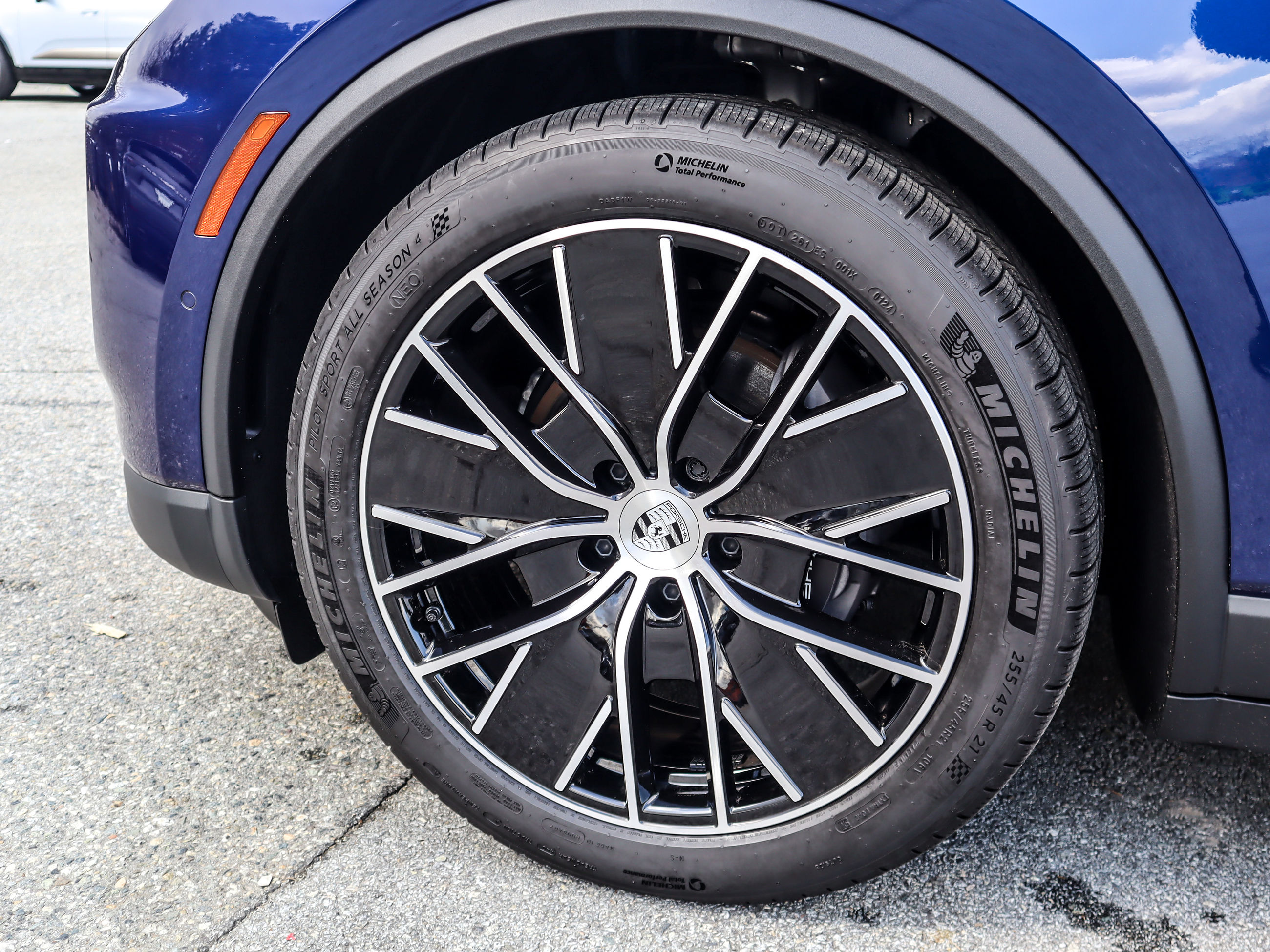 2024 Porsche Macan in Vancouver, British Columbia