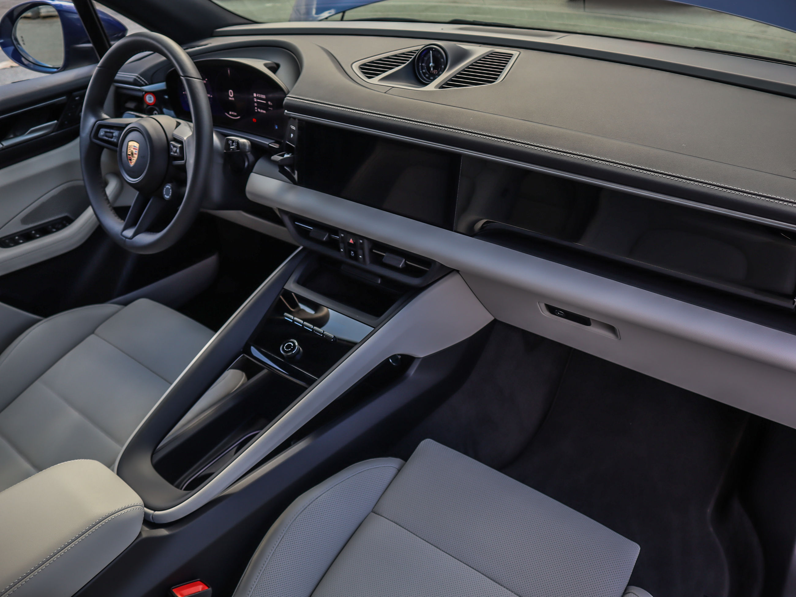 2024 Porsche Macan in Vancouver, British Columbia