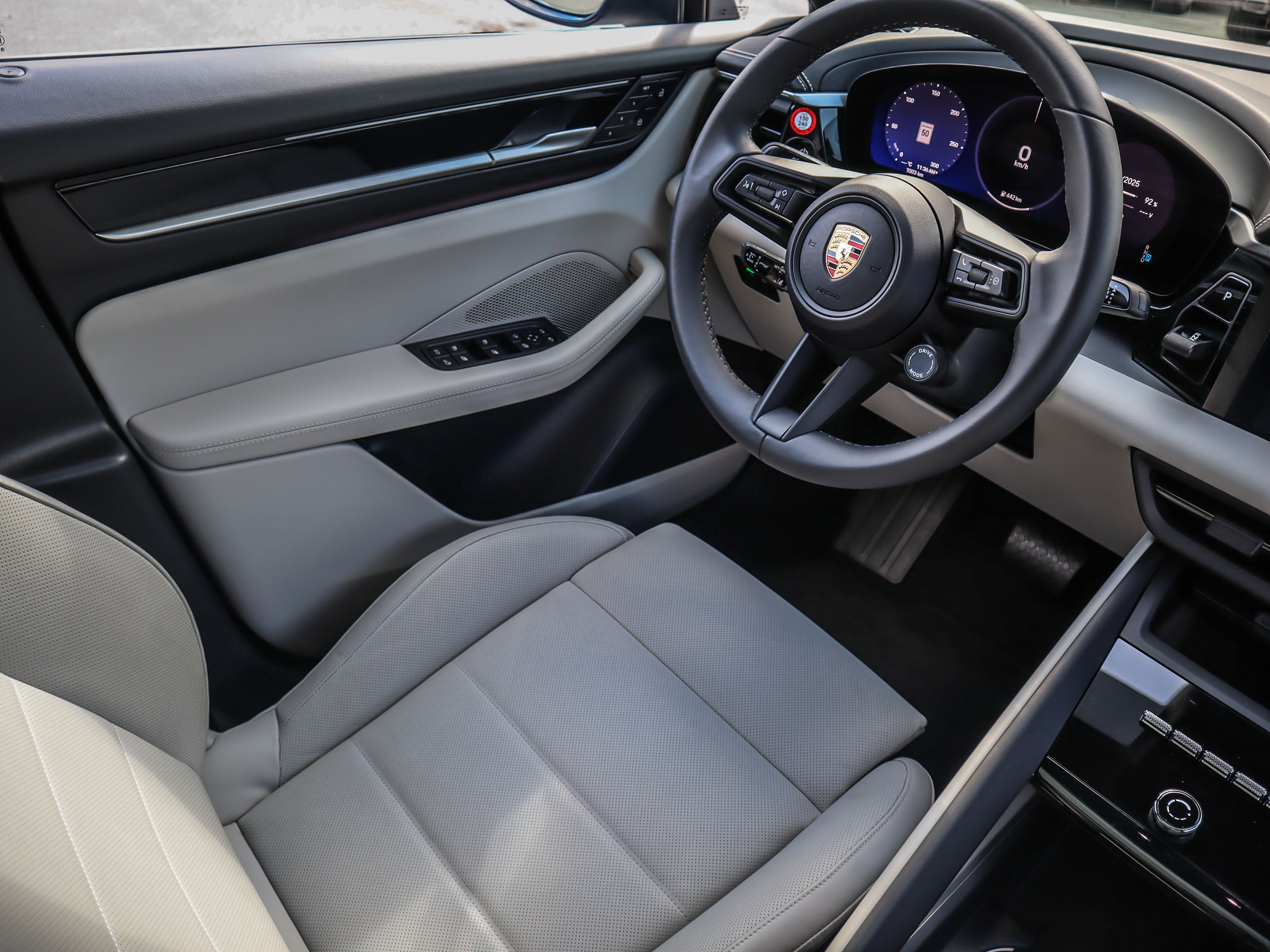 2024 Porsche Macan in Vancouver, British Columbia