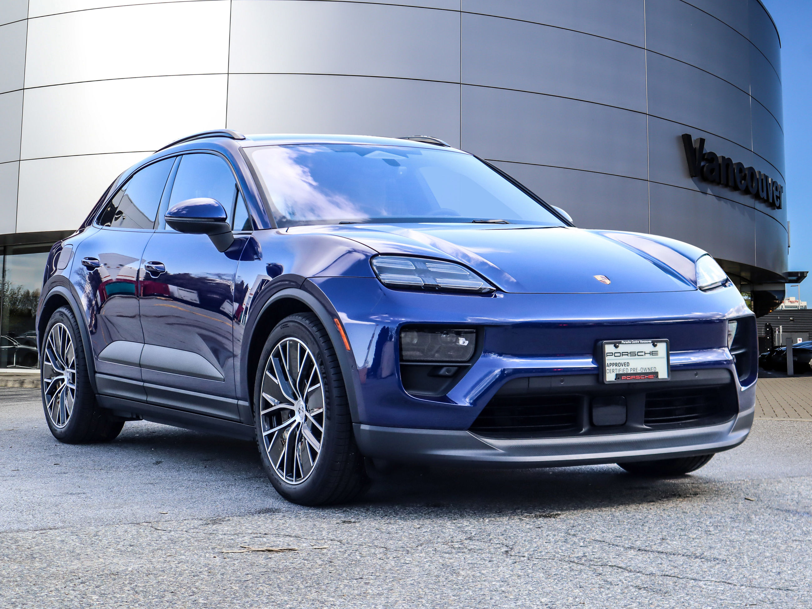 2024 Porsche Macan in Vancouver, British Columbia