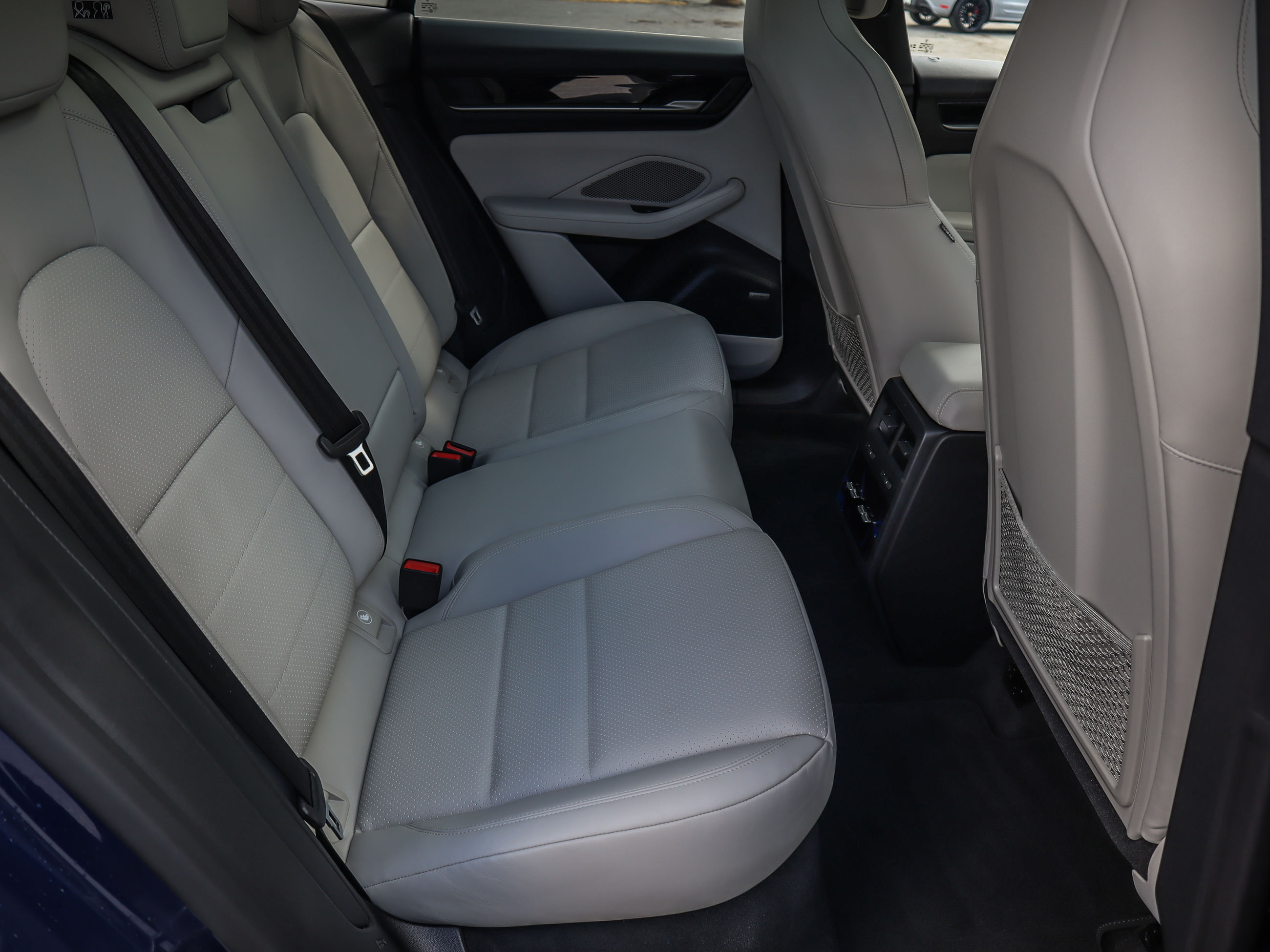 2024 Porsche Macan in Vancouver, British Columbia